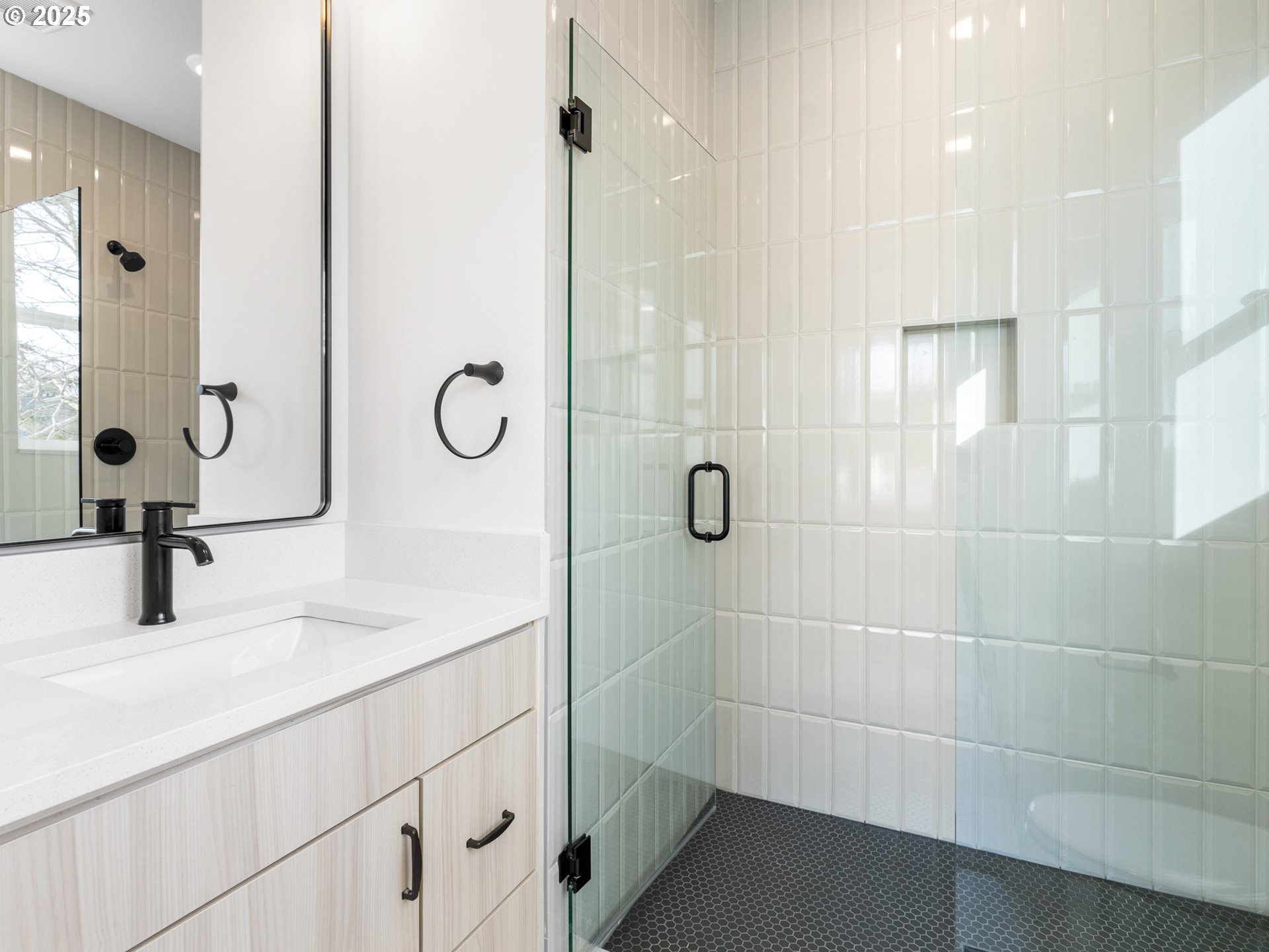 4081 SE Milwaukie AVE