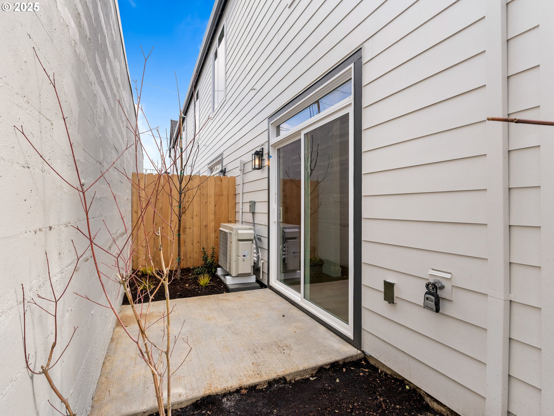 4081 SE Milwaukie AVE