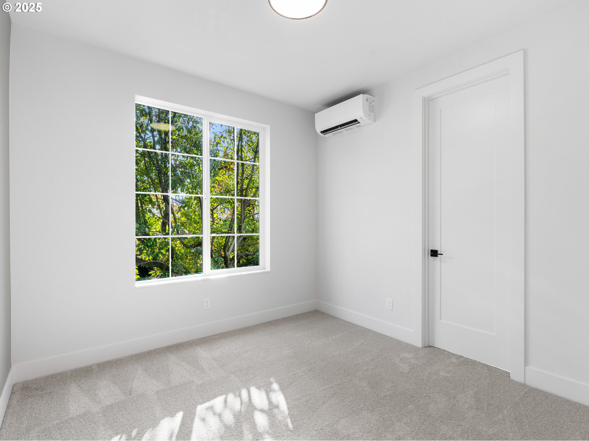 4081 SE Milwaukie AVE