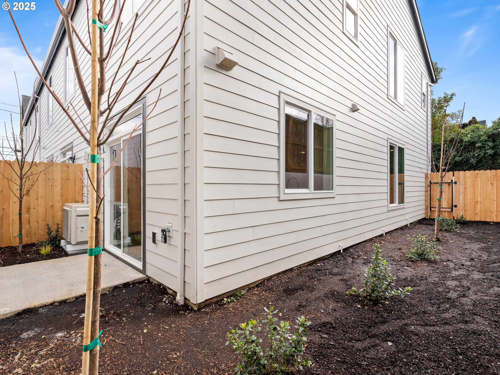 4081 SE Milwaukie AVE