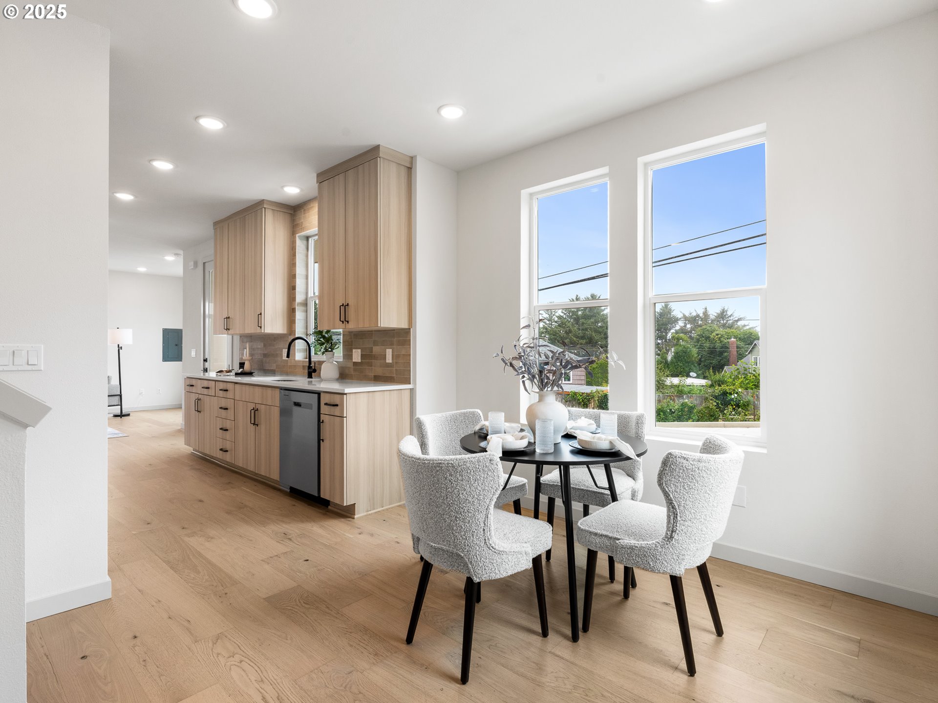 305 SE Jetty AVE, Lincoln City