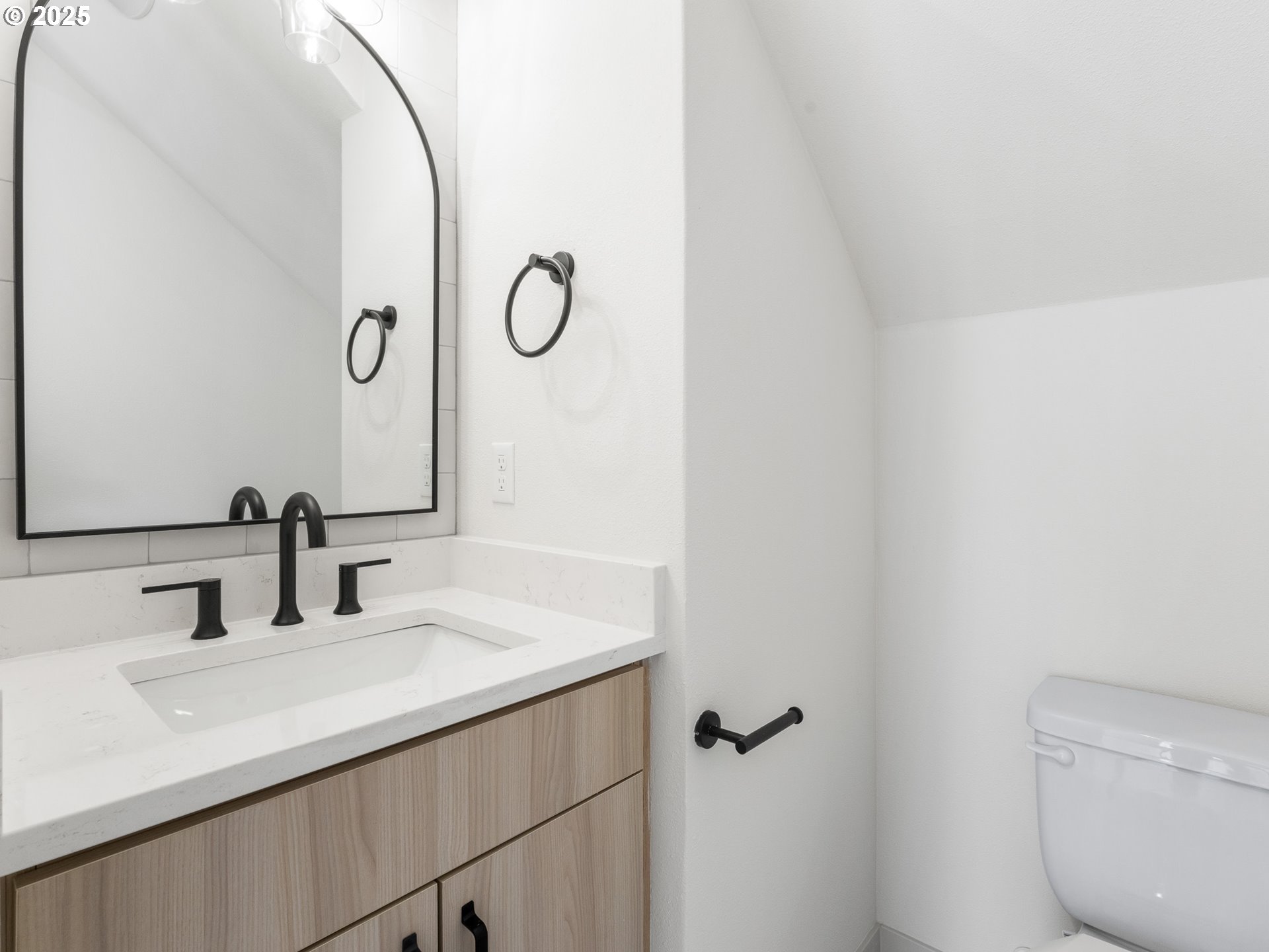 305 SE Jetty AVE, Lincoln City