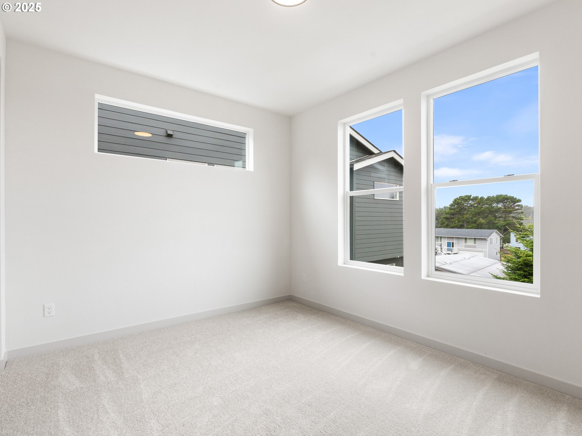 305 SE Jetty AVE, Lincoln City