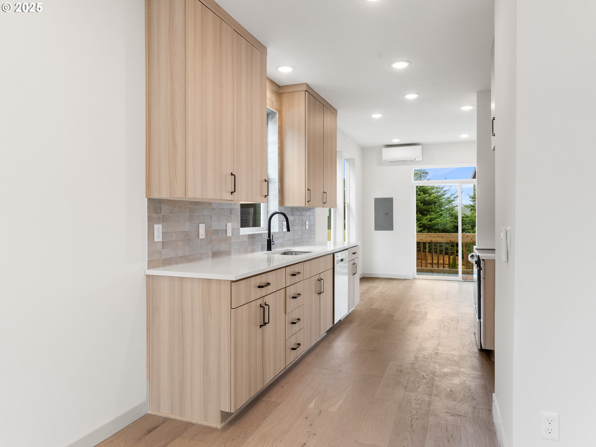 305 SE Jetty AVE, Lincoln City