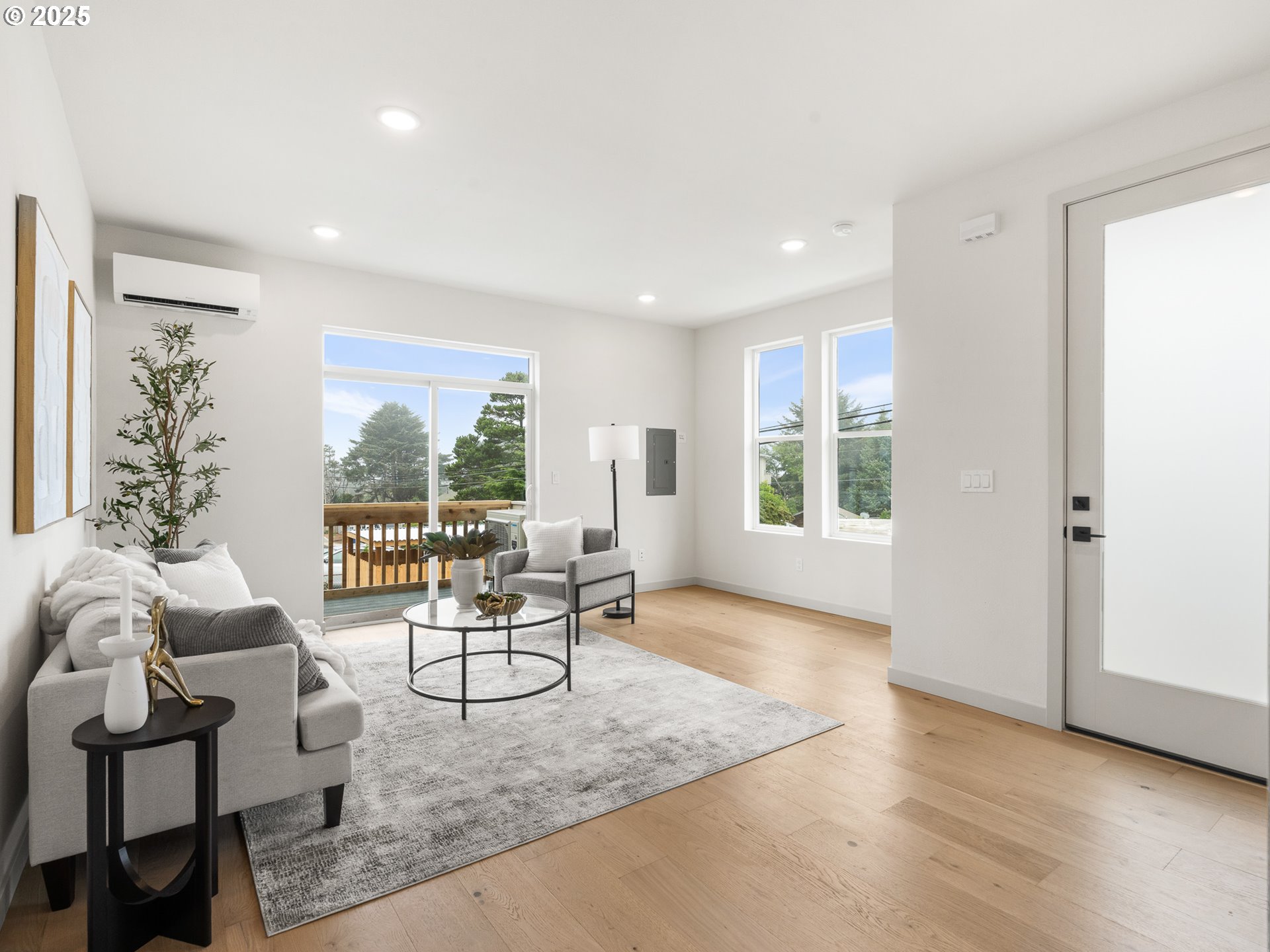 305 SE Jetty AVE, Lincoln City