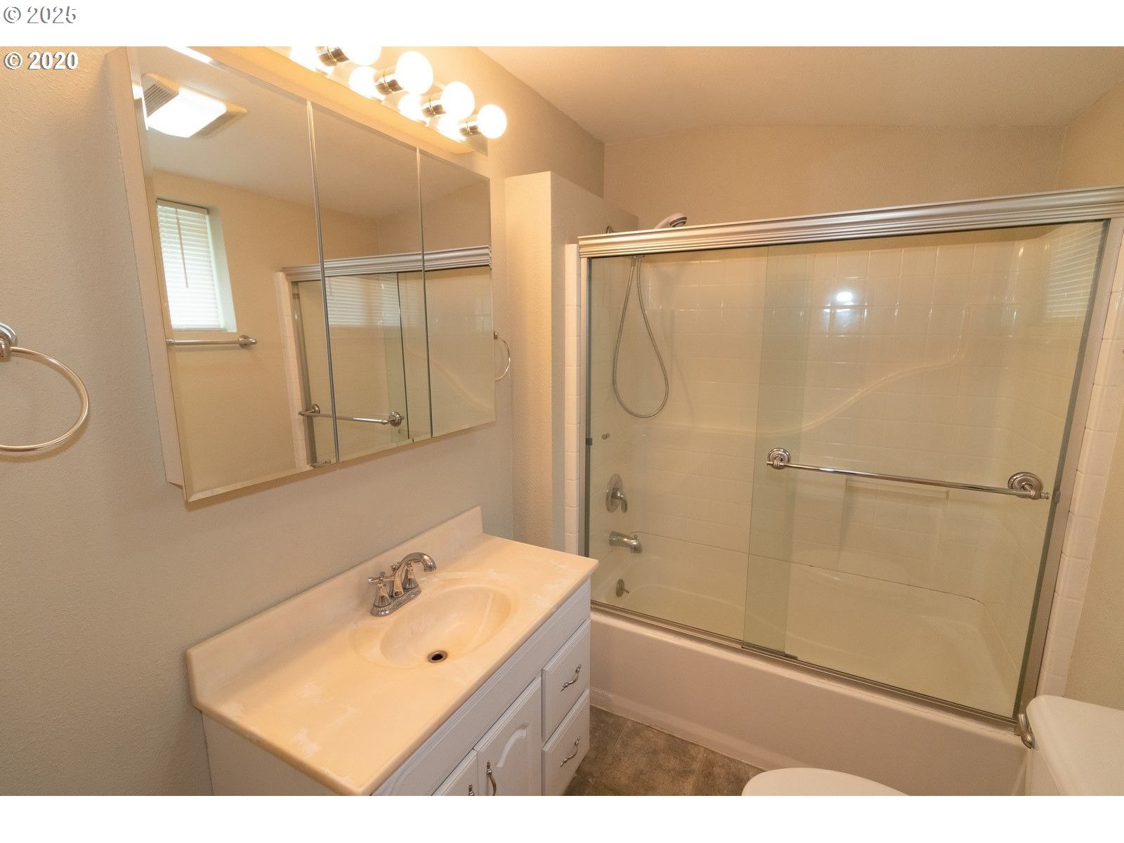 84755 HWY 101, Florence