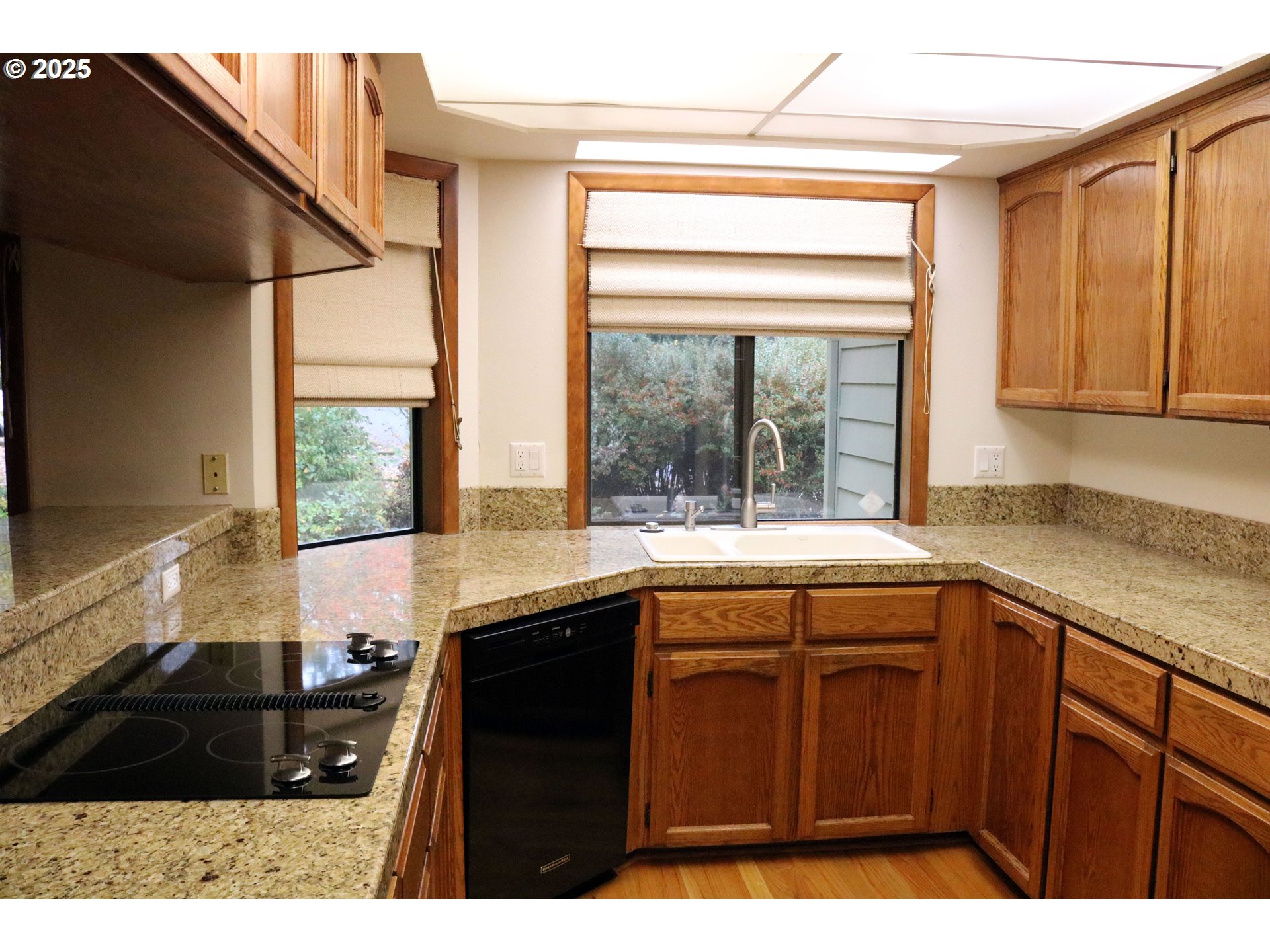 1215 NW DRIFTWOOD PL, McMinnville