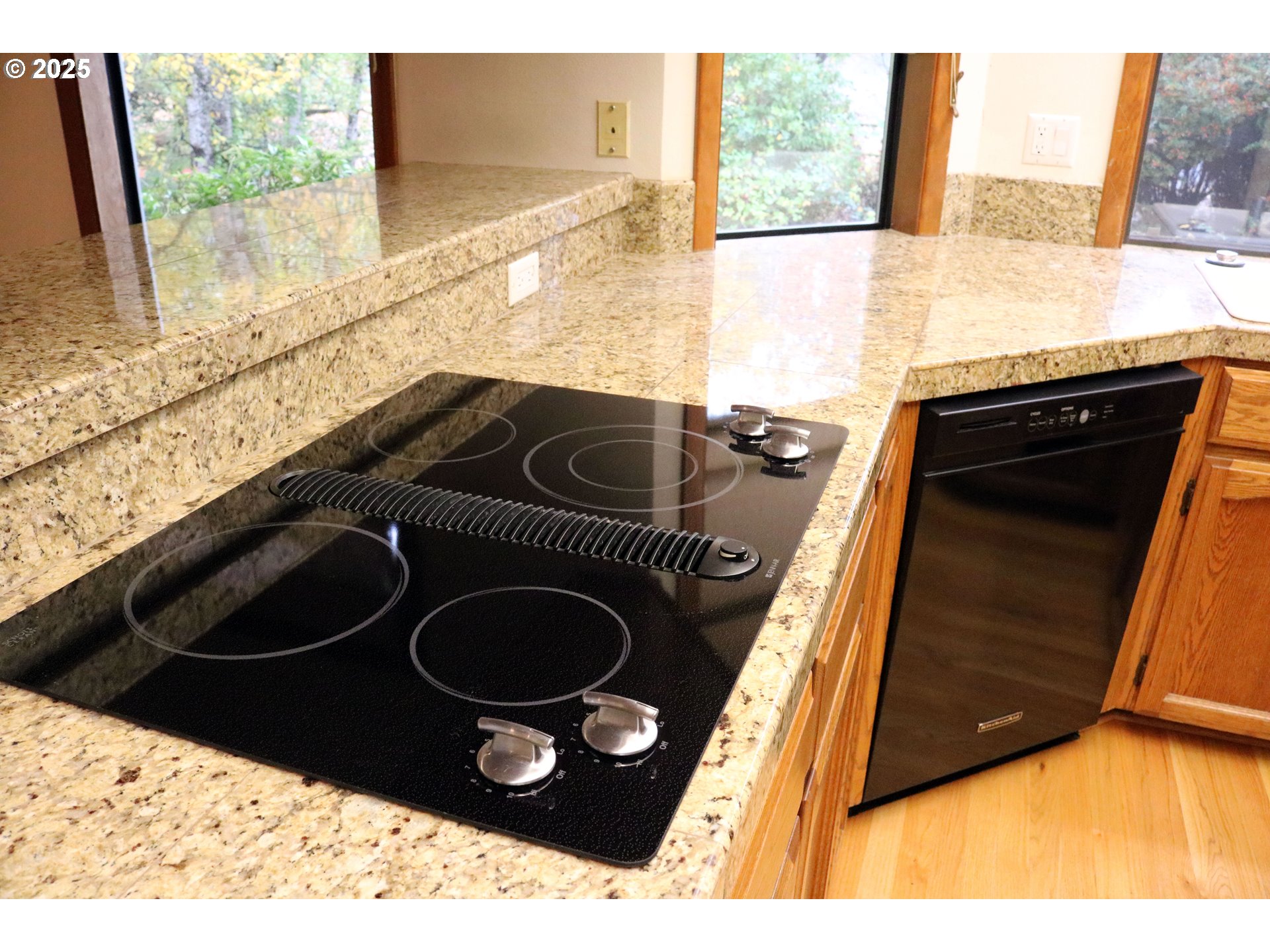 1215 NW DRIFTWOOD PL, McMinnville