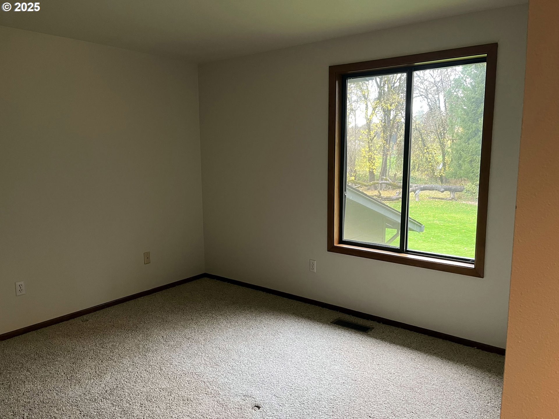 1215 NW DRIFTWOOD PL, McMinnville