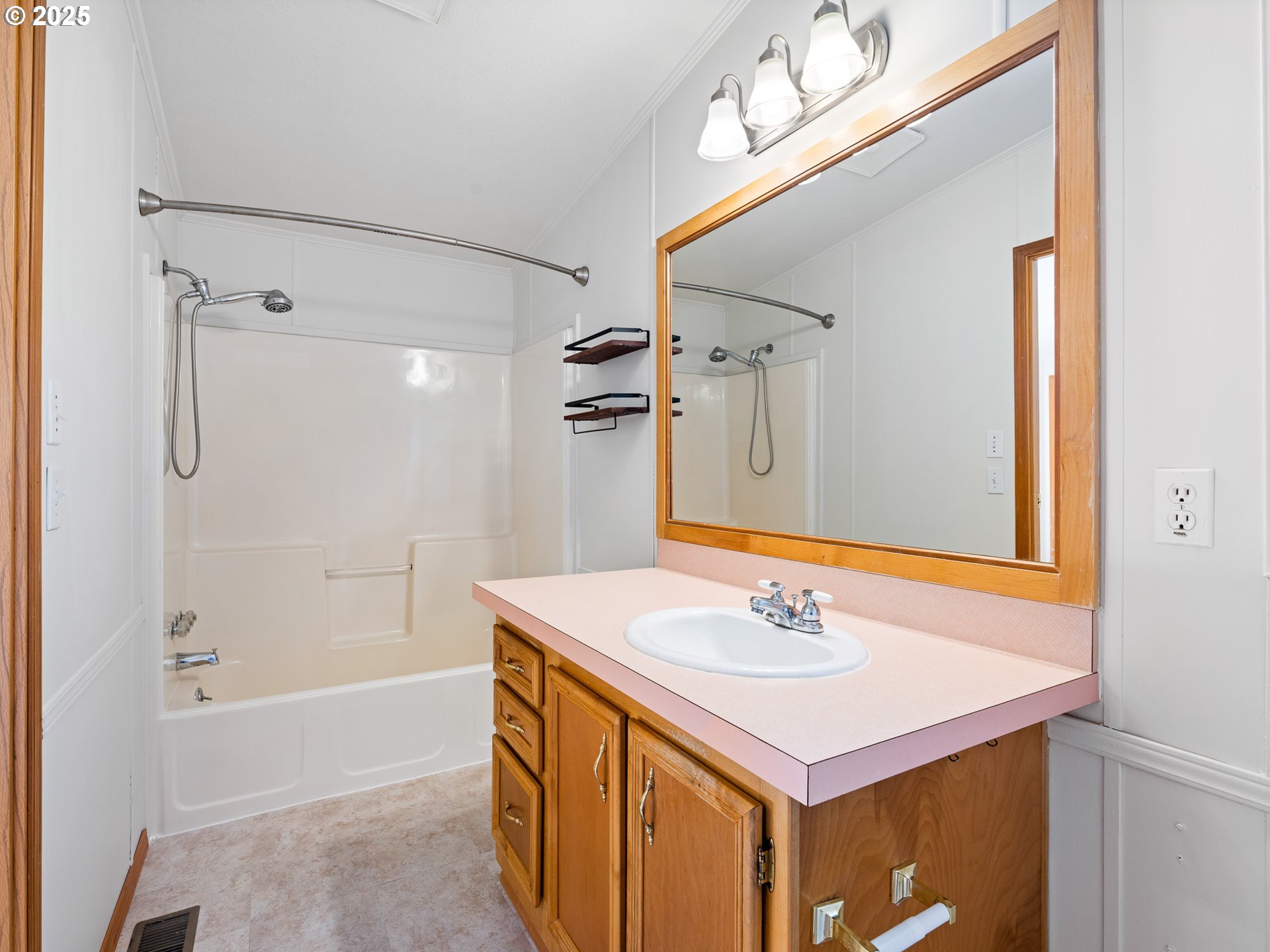 8300 NE QUATAMA ST 76, Hillsboro Unit: 76