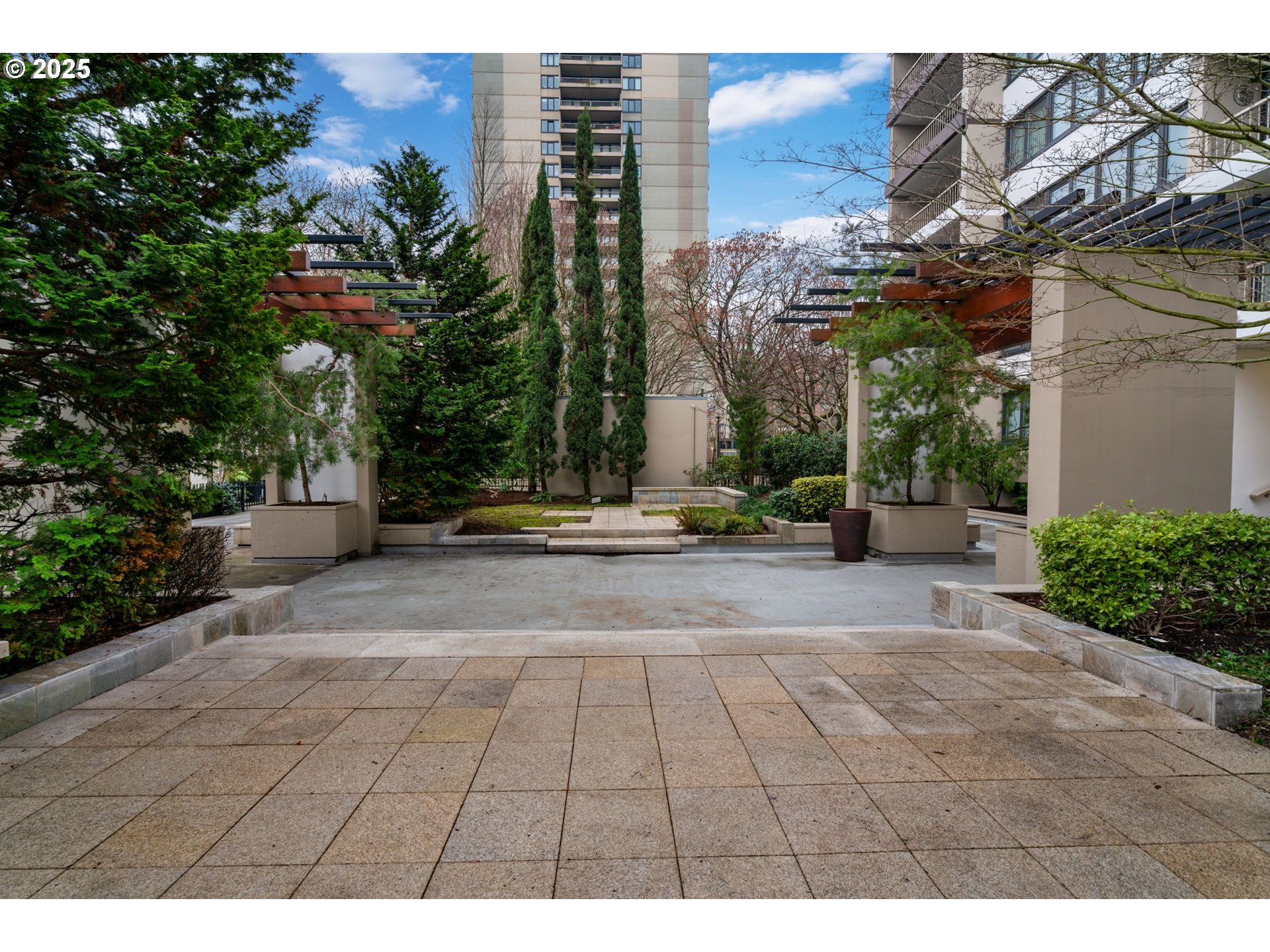 255 SW HARRISON ST 22A