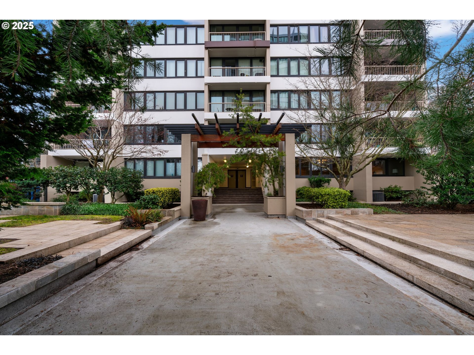 255 SW HARRISON ST 22A