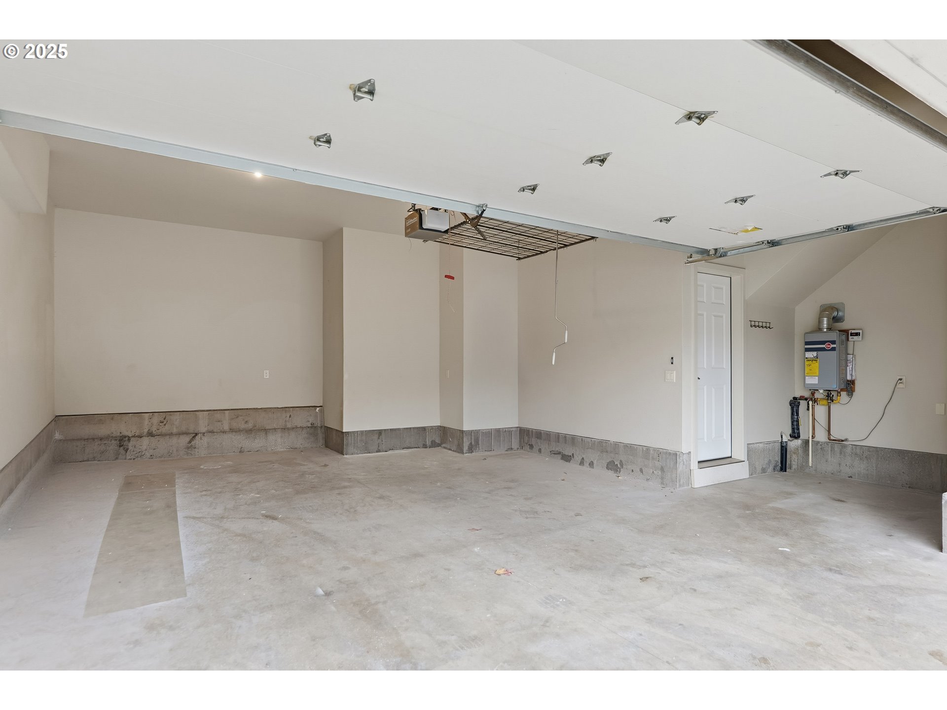 5216 NE GARFIELD AVE