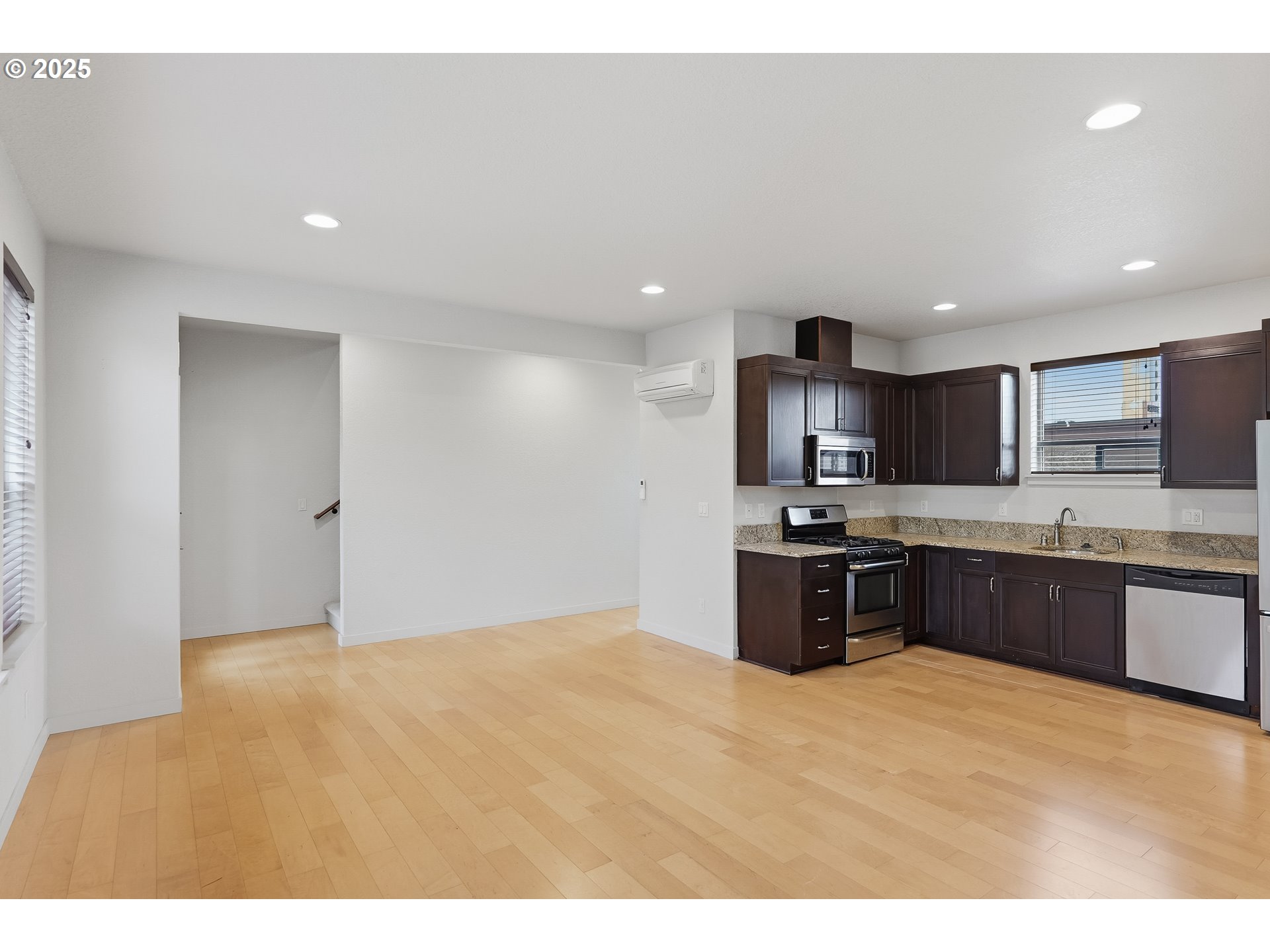 5216 NE GARFIELD AVE