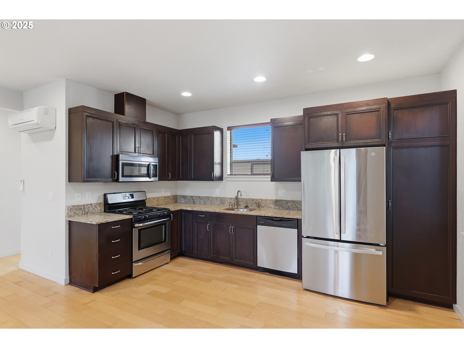 5216 NE GARFIELD AVE