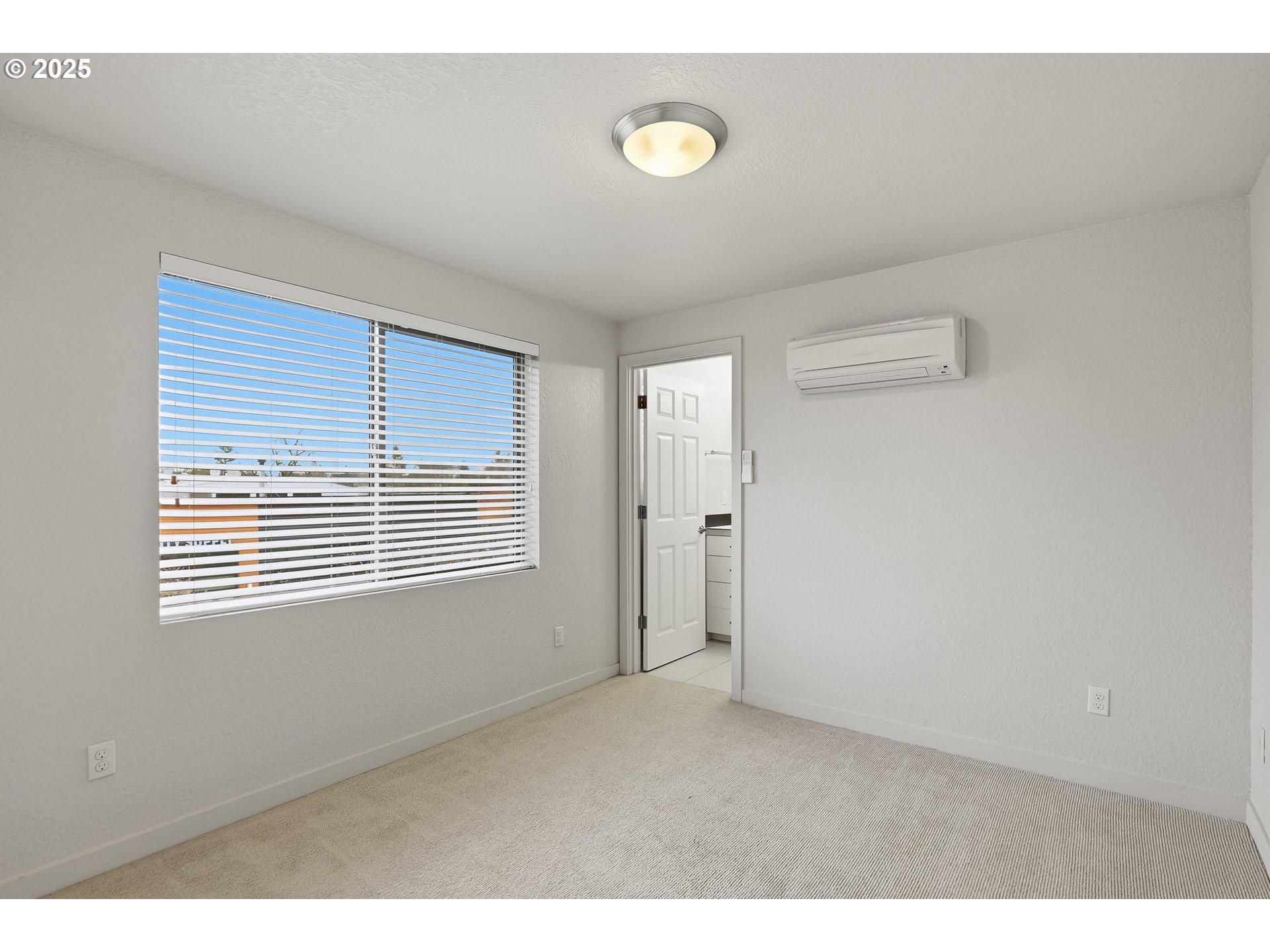 5216 NE GARFIELD AVE