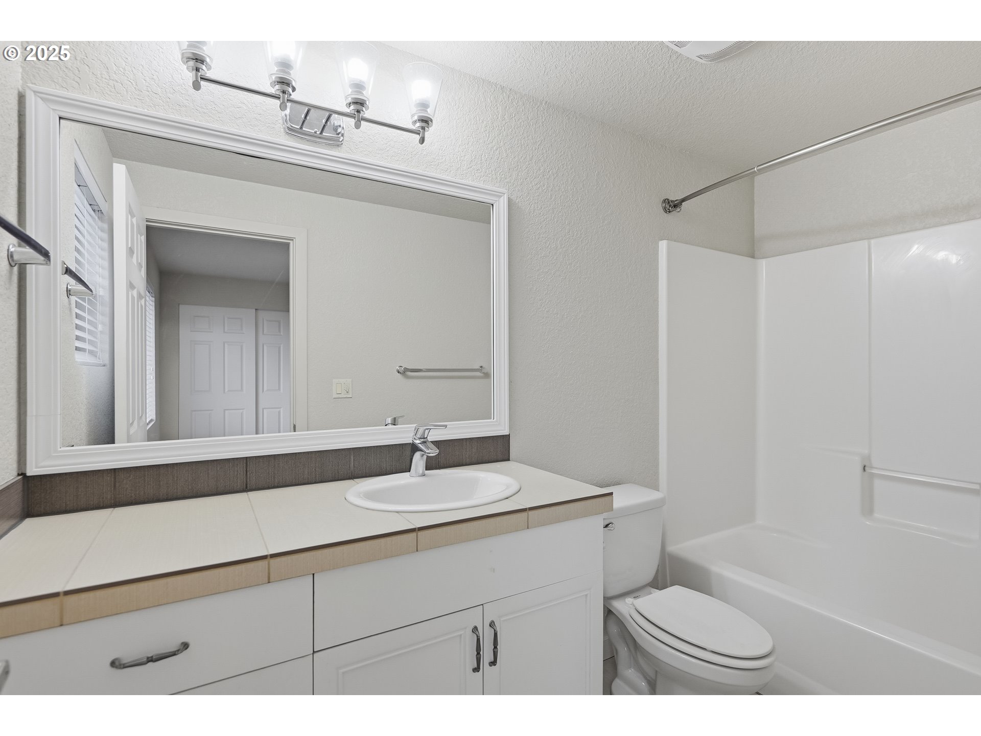 5216 NE GARFIELD AVE