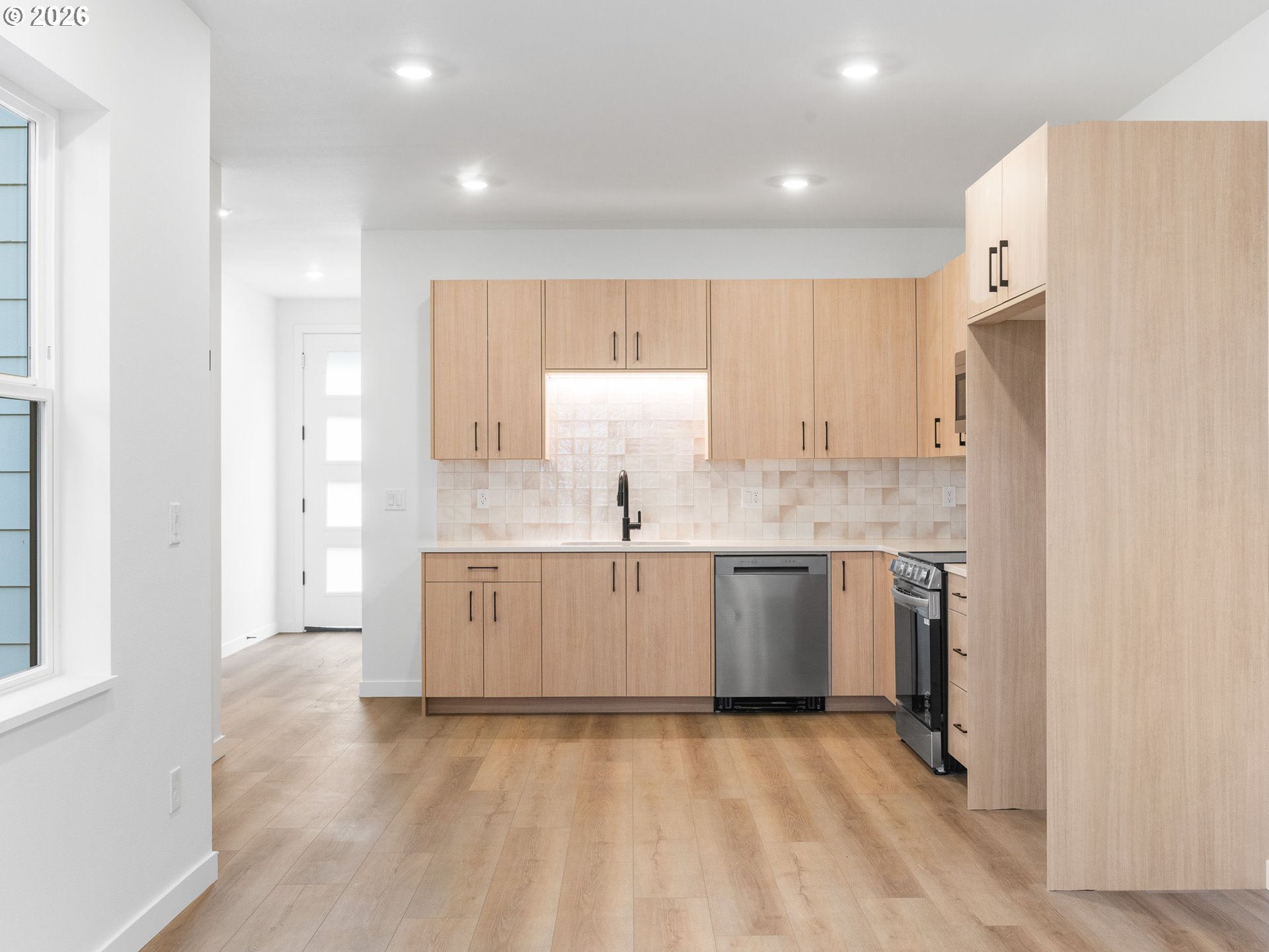 3855 N Willis BLVD 6