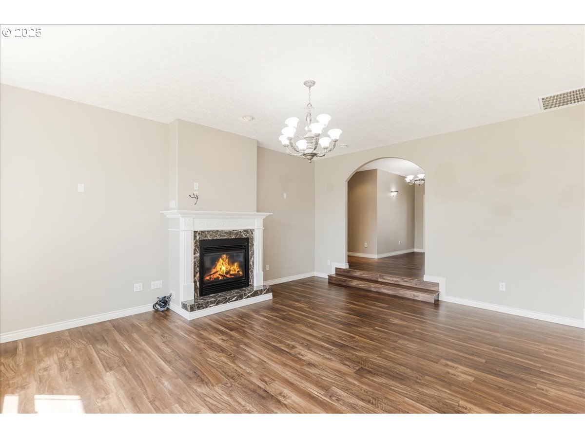 3988 NEW CARISSA LN NE