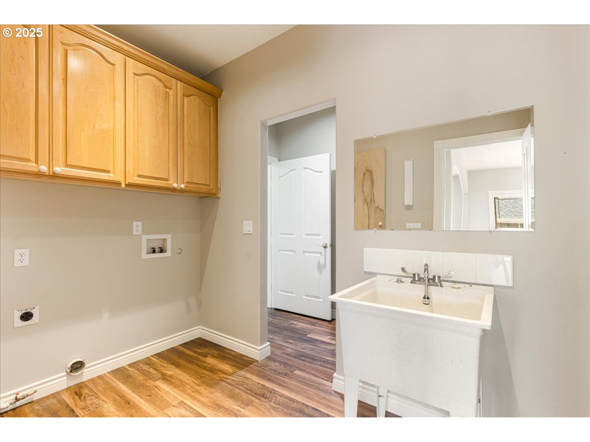 3988 NEW CARISSA LN NE