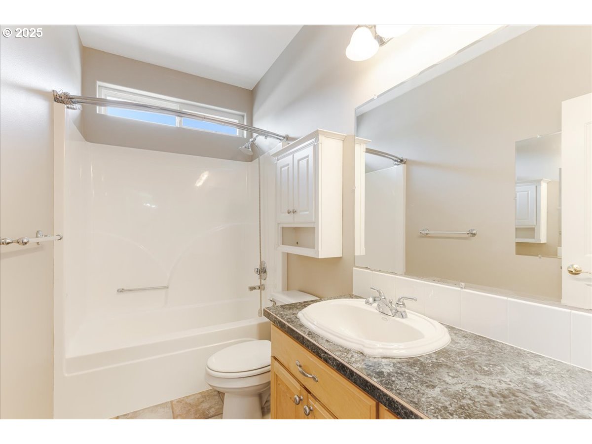 3988 NEW CARISSA LN NE