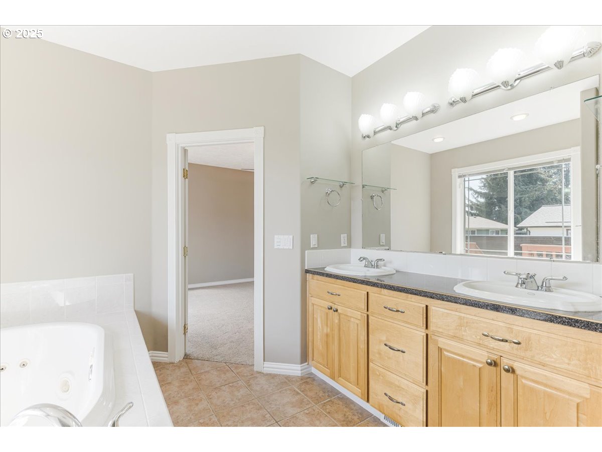 3988 NEW CARISSA LN NE