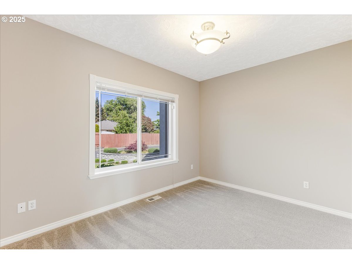 3988 NEW CARISSA LN NE