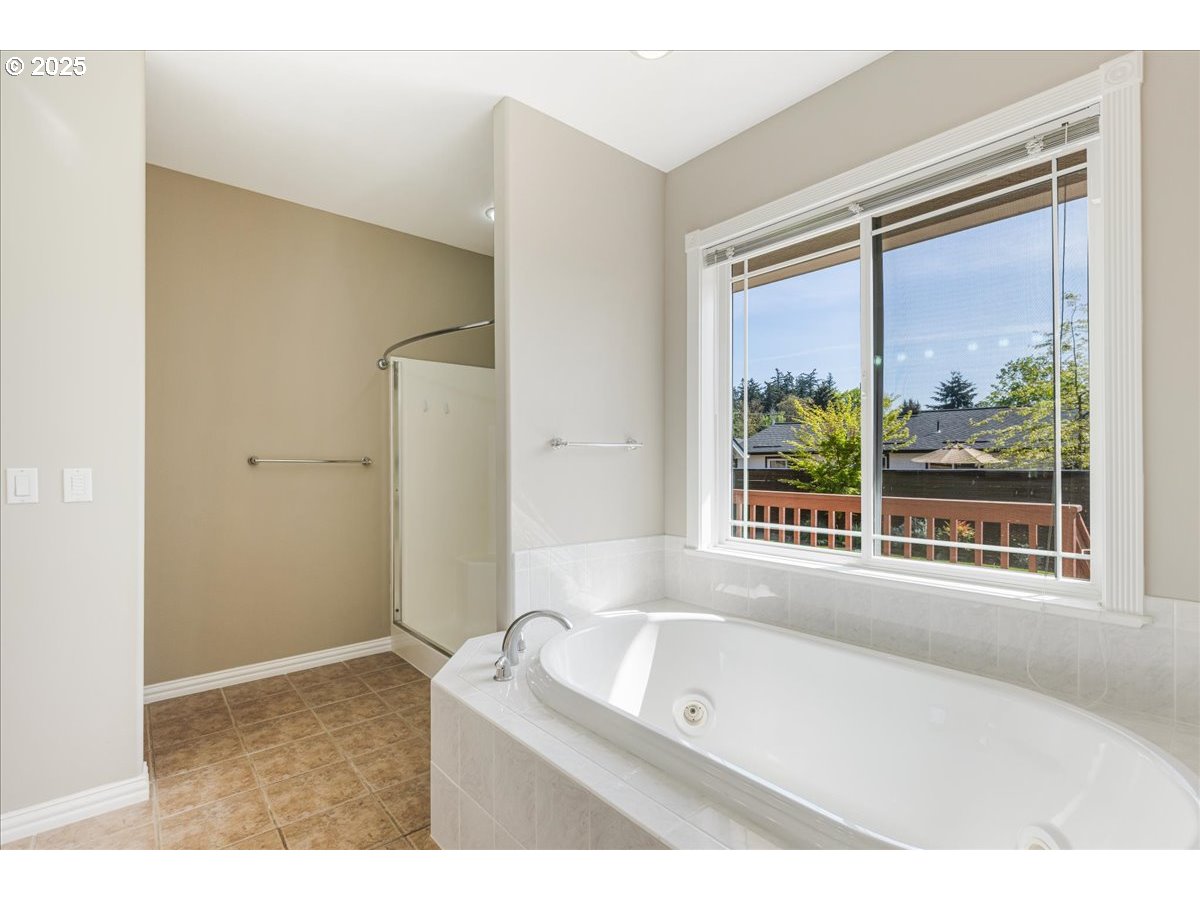 3988 NEW CARISSA LN NE