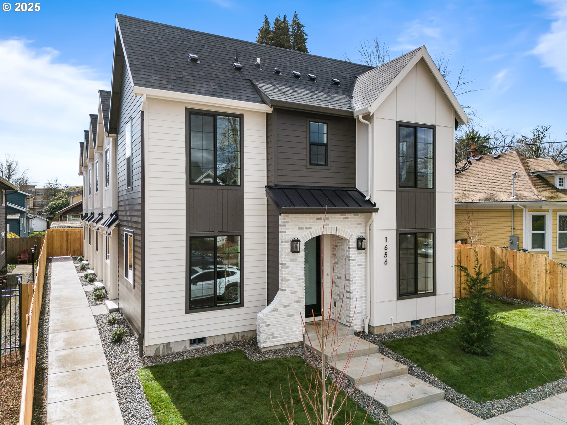 1658 SE Umatilla ST 2