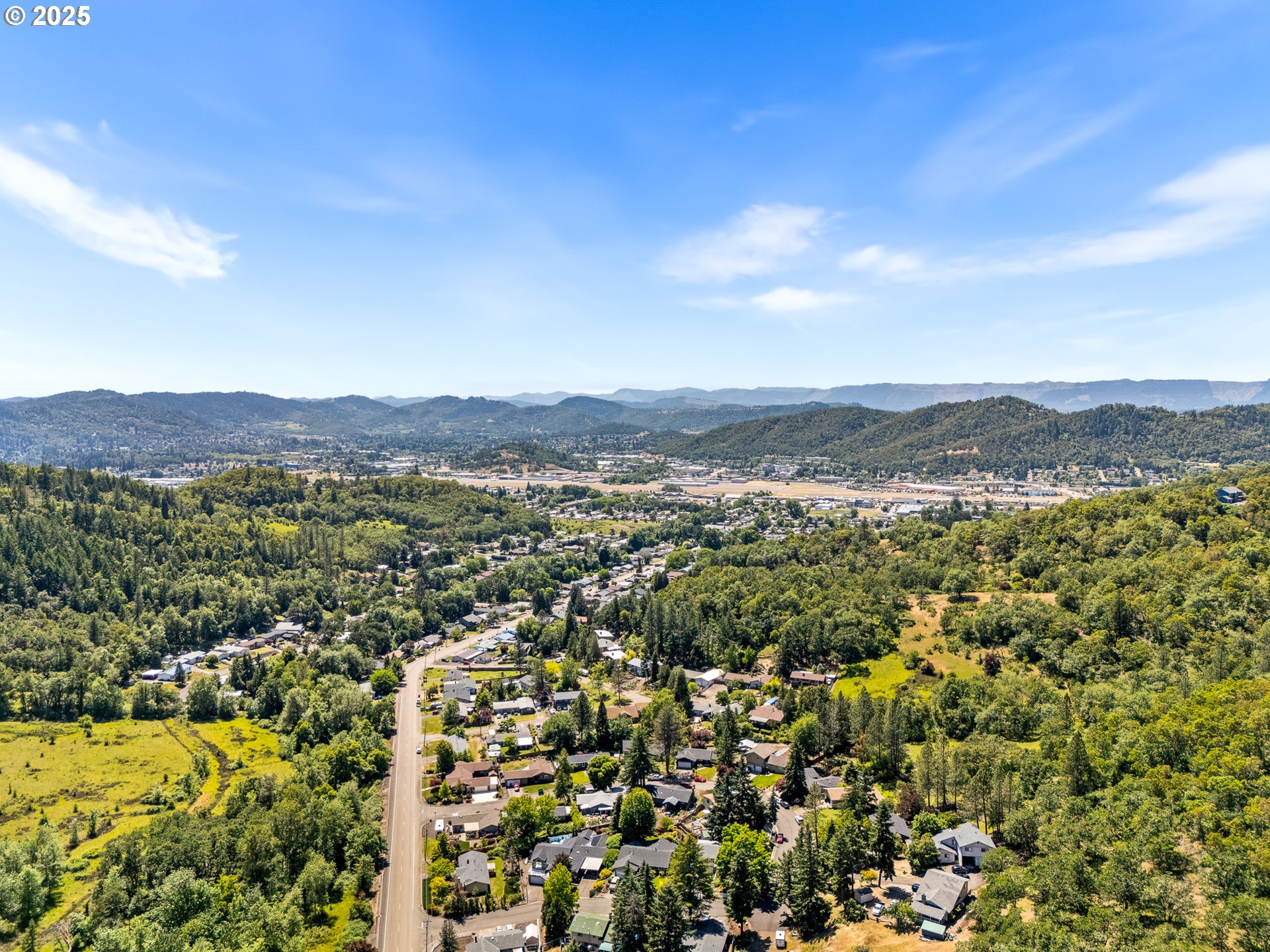 NE NEWTON CREEK DR, Roseburg