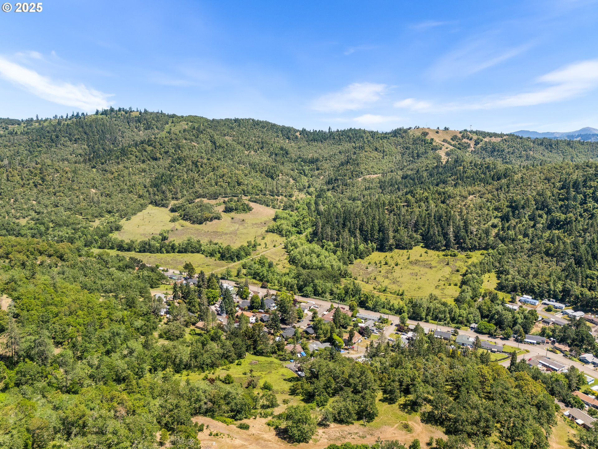 NE NEWTON CREEK DR, Roseburg