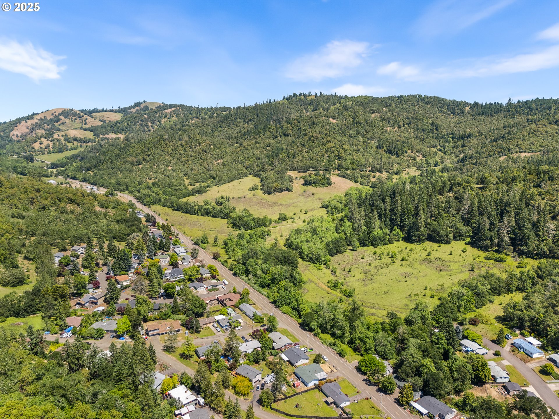 NE NEWTON CREEK DR, Roseburg