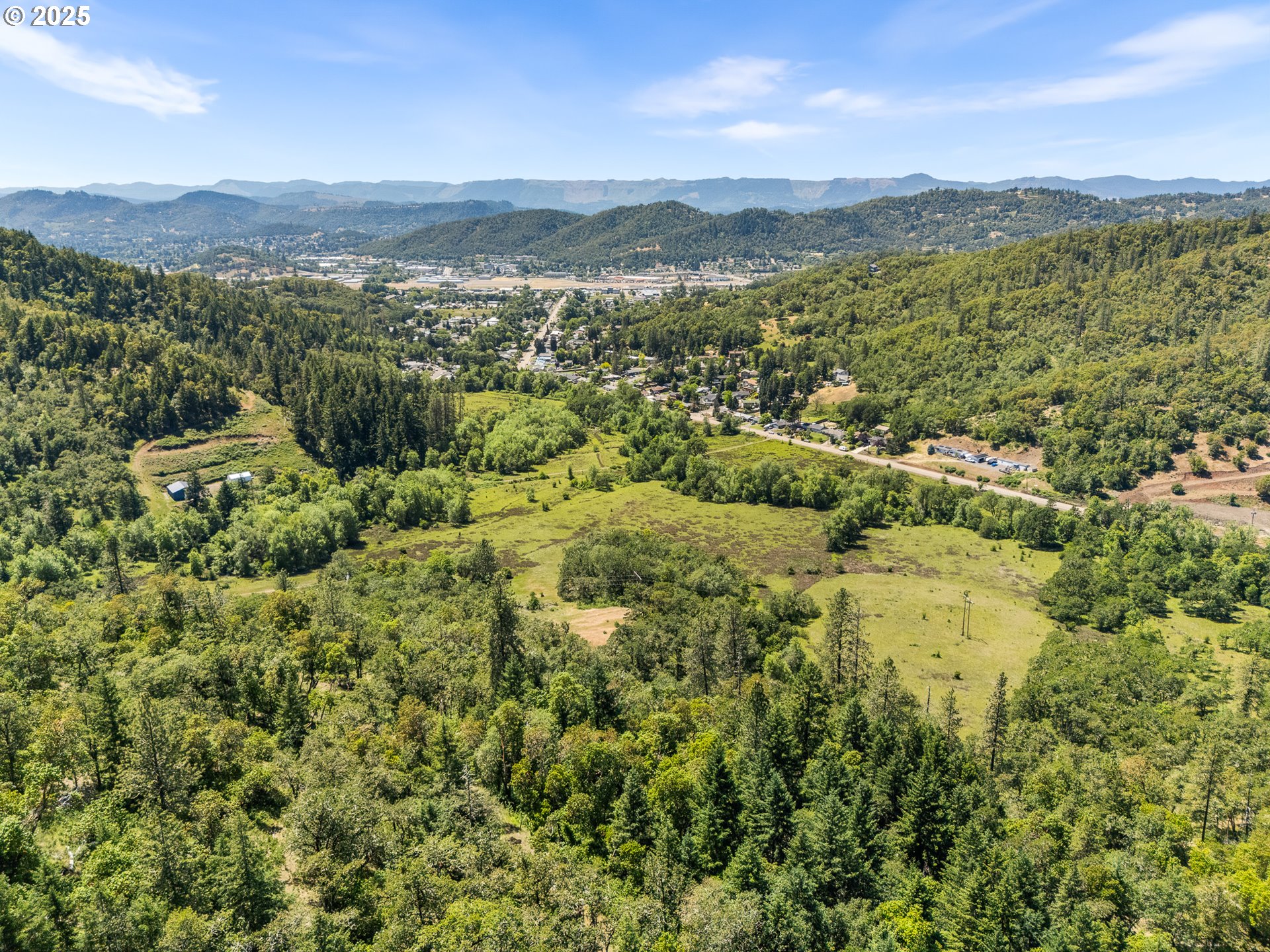NE NEWTON CREEK DR, Roseburg