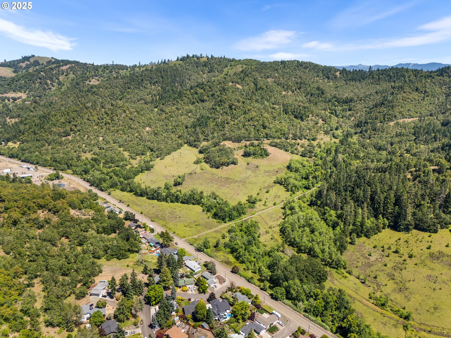 NE NEWTON CREEK DR, Roseburg