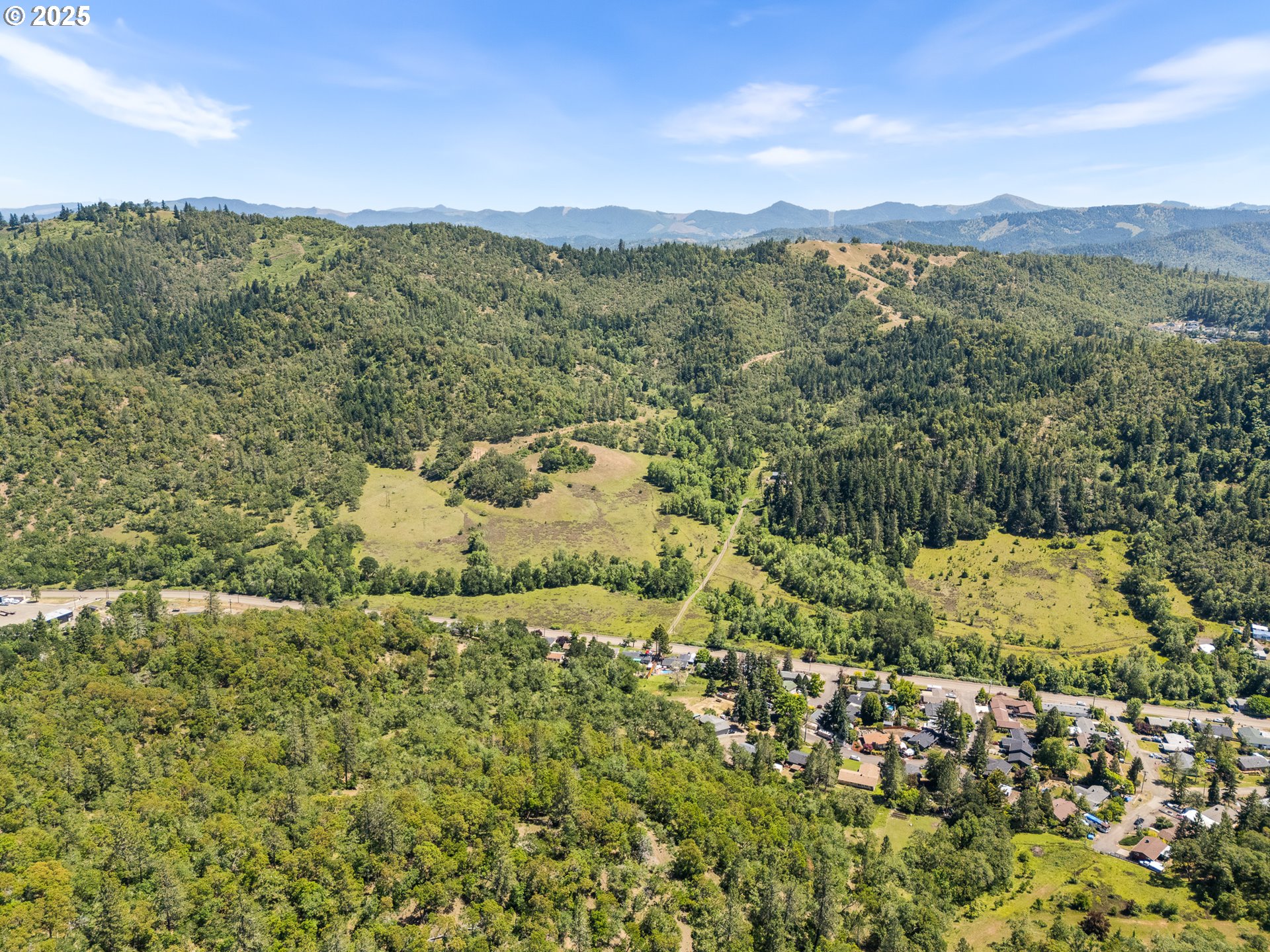 NE NEWTON CREEK DR, Roseburg