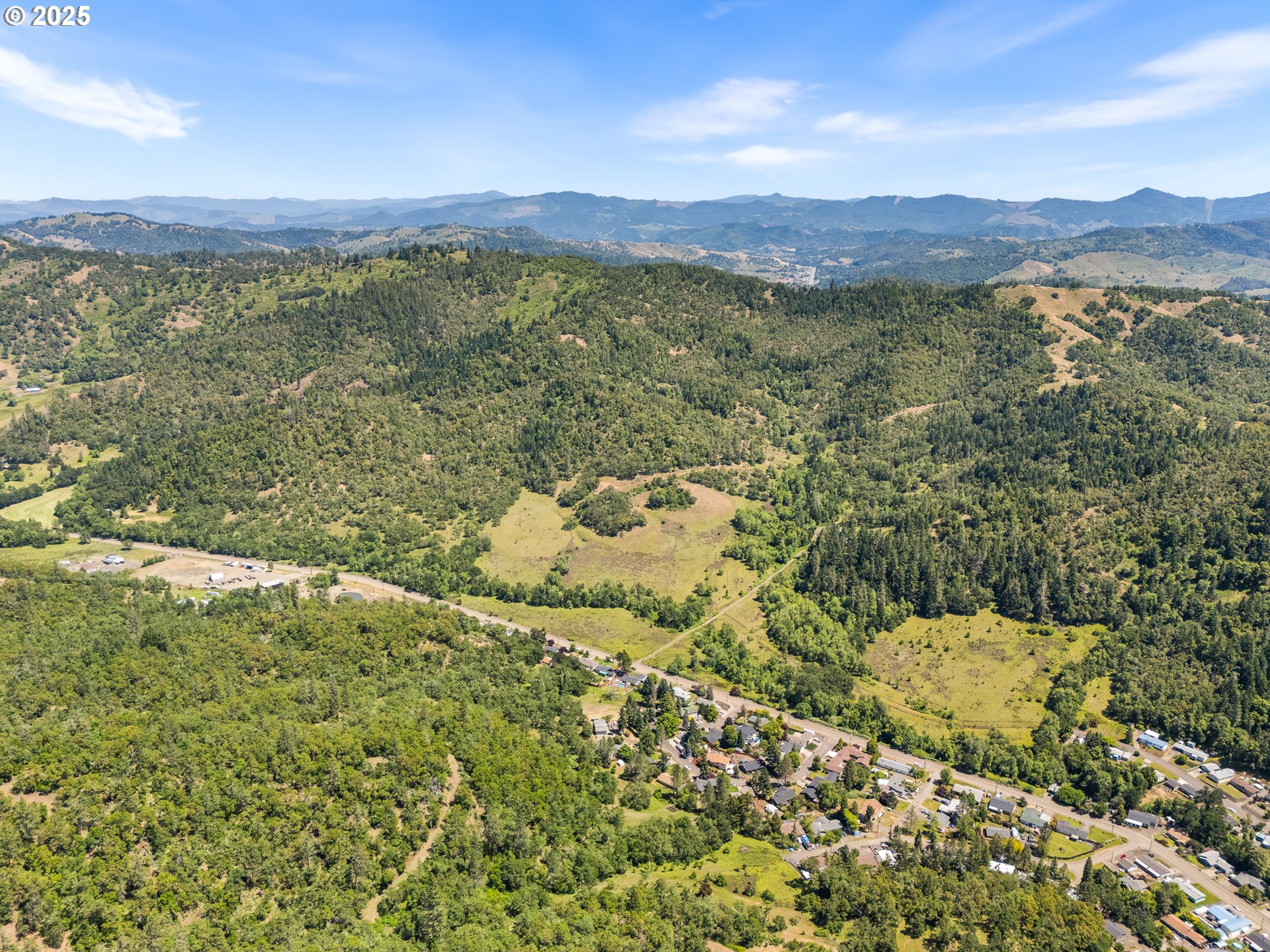 NE NEWTON CREEK DR, Roseburg