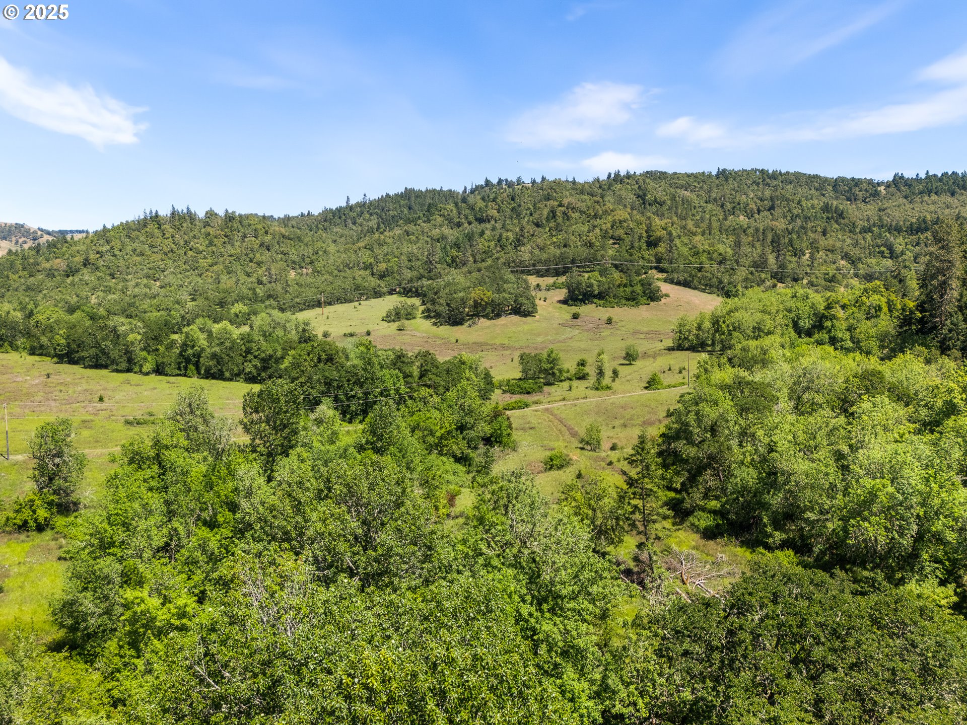 NE NEWTON CREEK DR, Roseburg