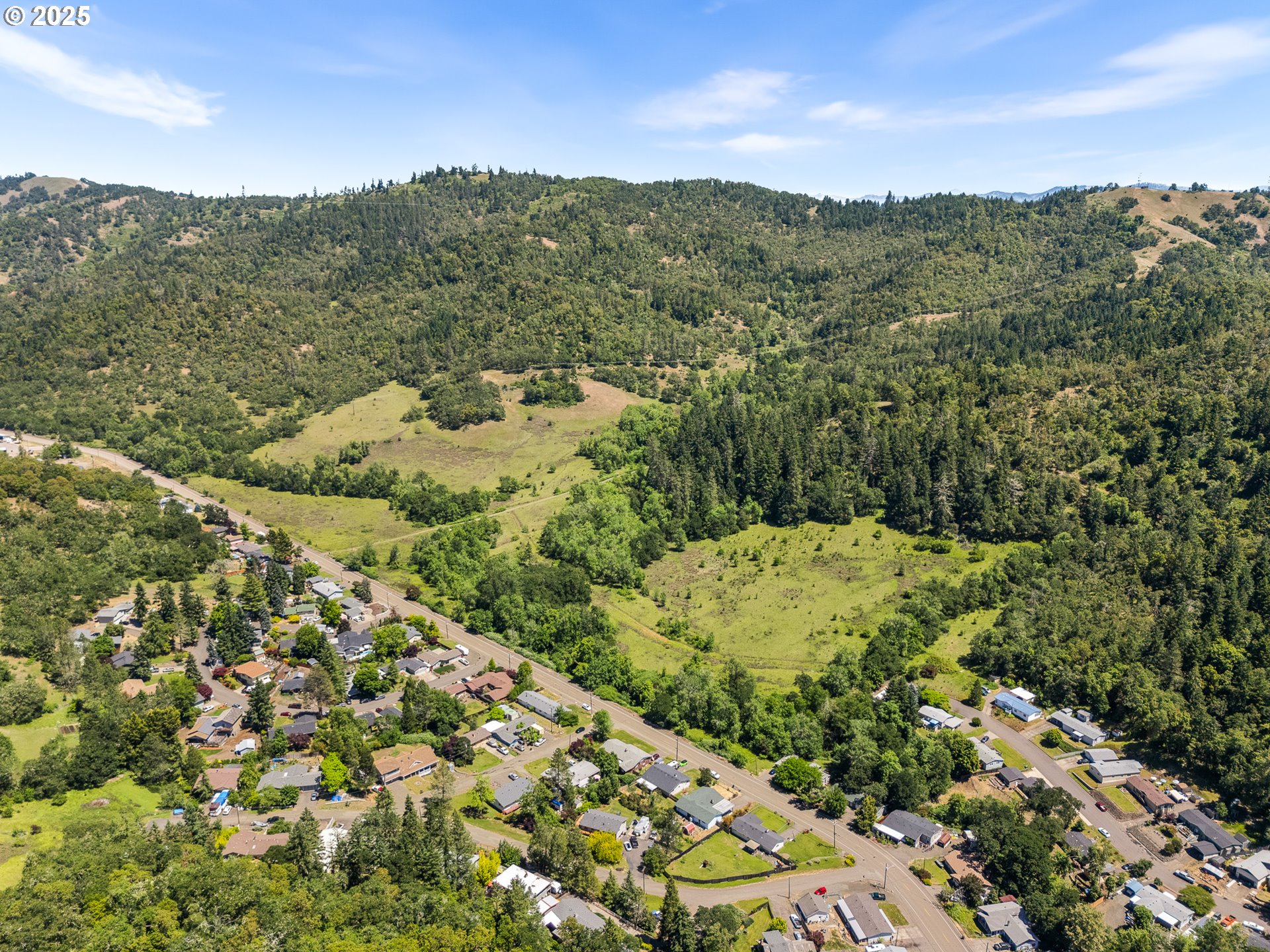 NE NEWTON CREEK DR, Roseburg