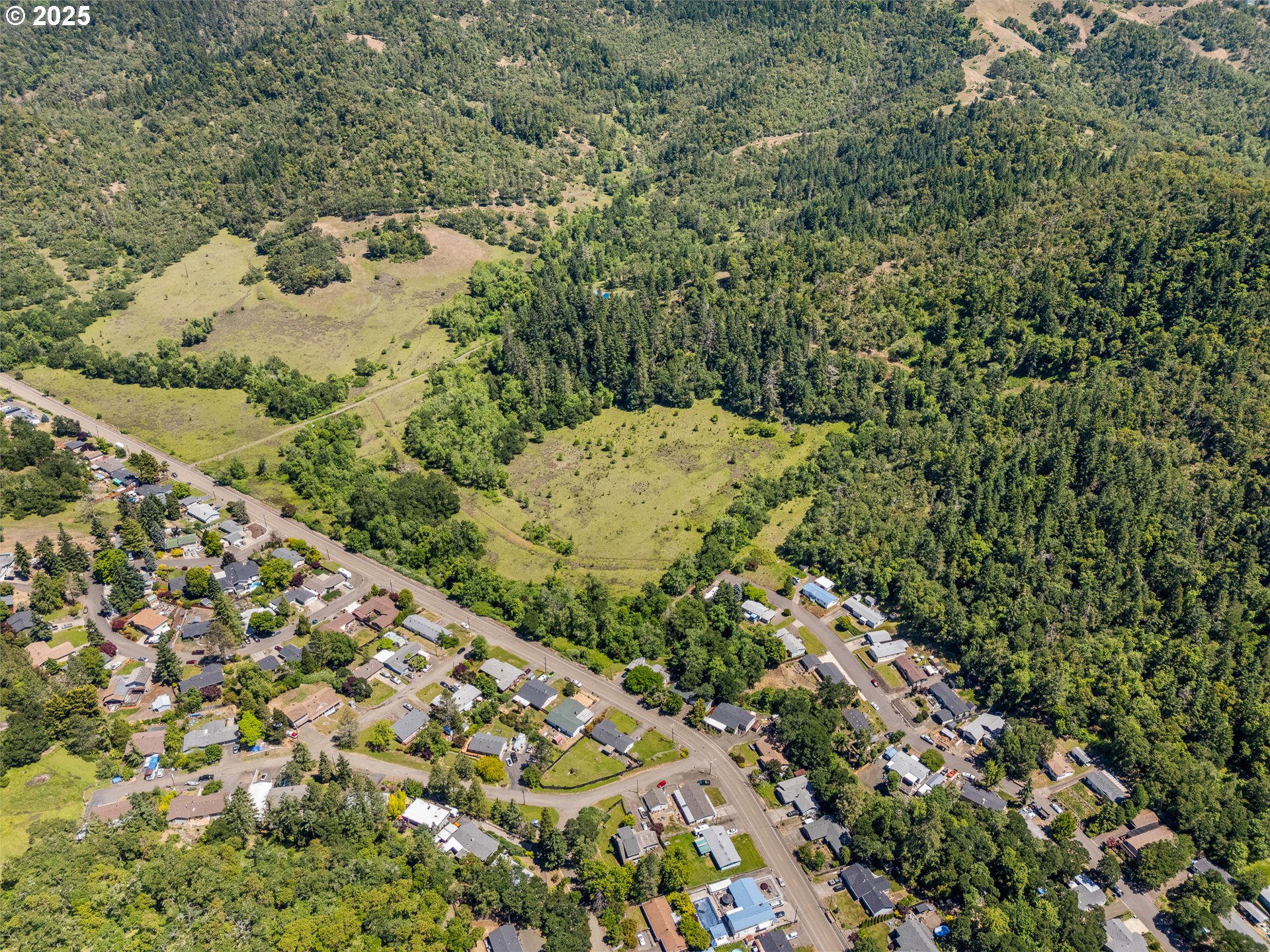 NE NEWTON CREEK DR, Roseburg