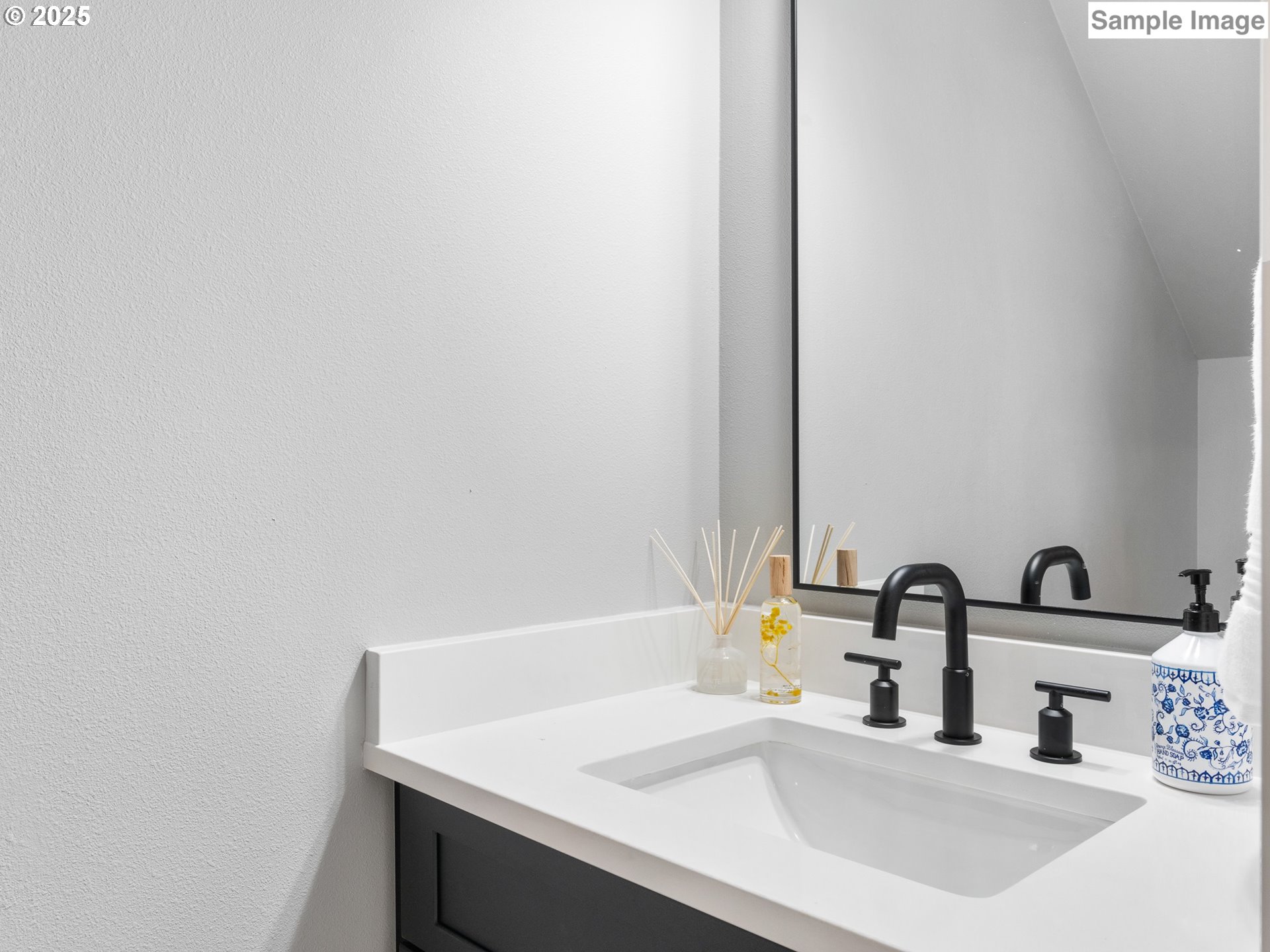 7195 SE Crystal Springs BLVD 7, Portland Unit: 7