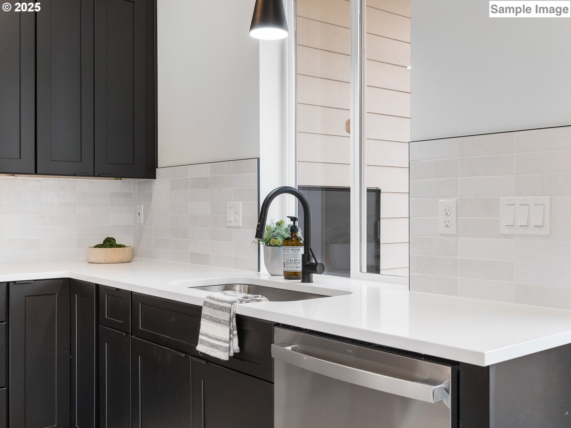 7195 SE Crystal Springs BLVD 7, Portland Unit: 7