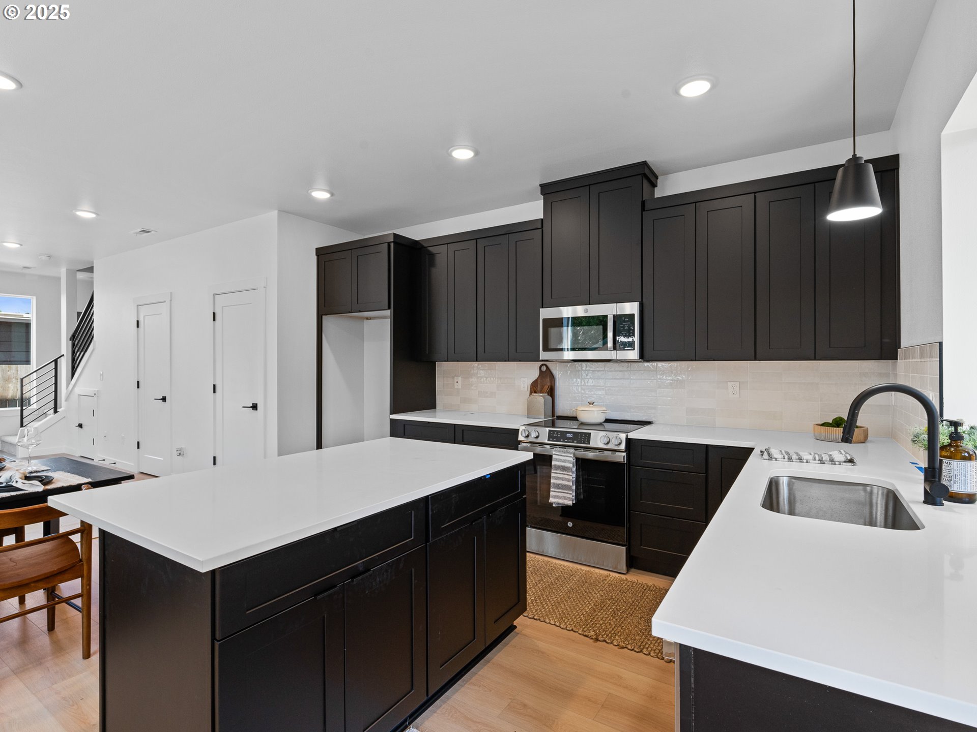 7195 SE Crystal Springs BLVD 7, Portland Unit: 7