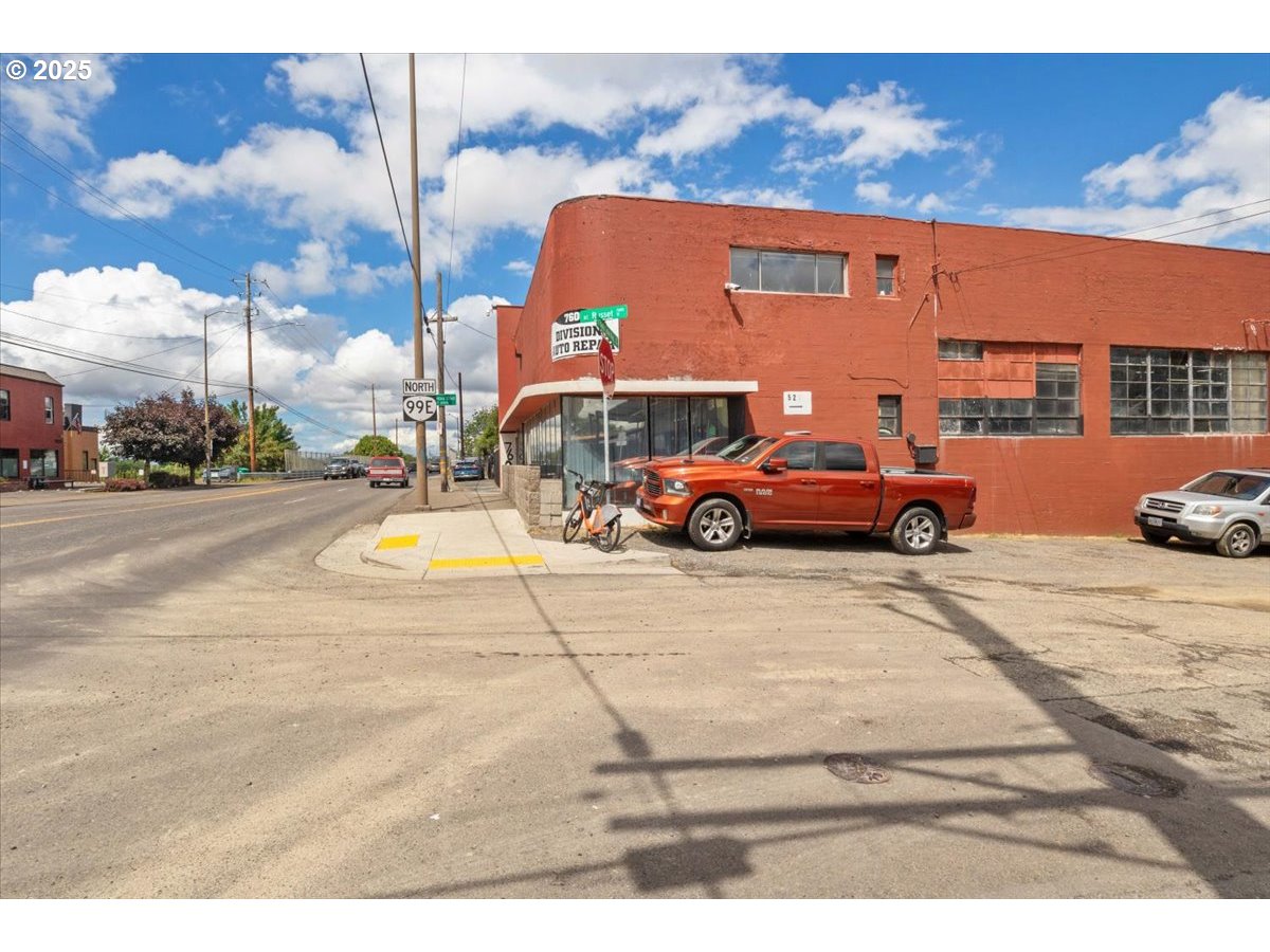 7606 NE M L KING JR BLVD, Portland