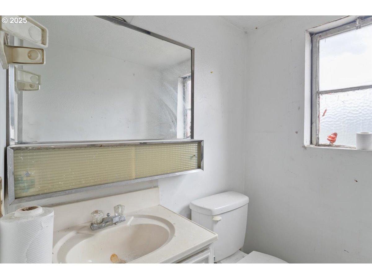 7606 NE M L KING JR BLVD, Portland