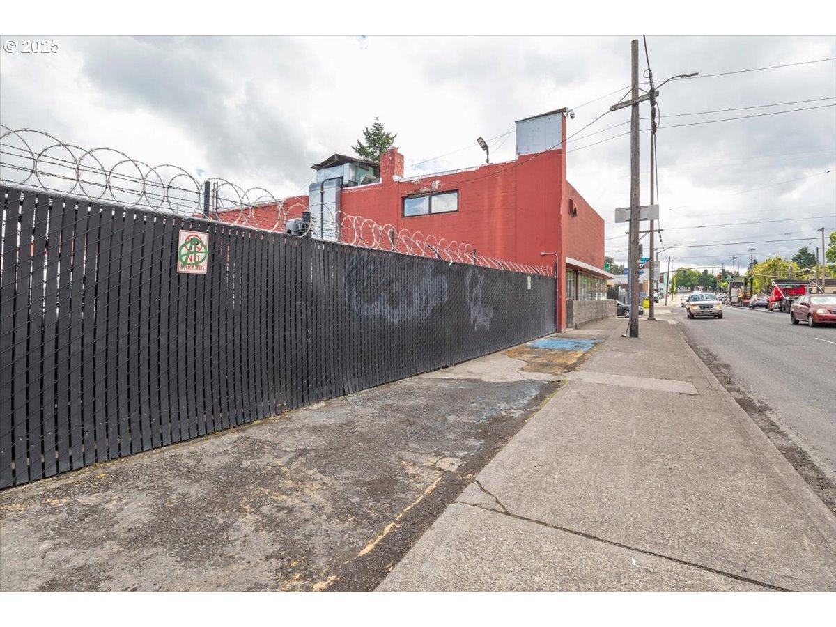 7606 NE M L KING JR BLVD, Portland