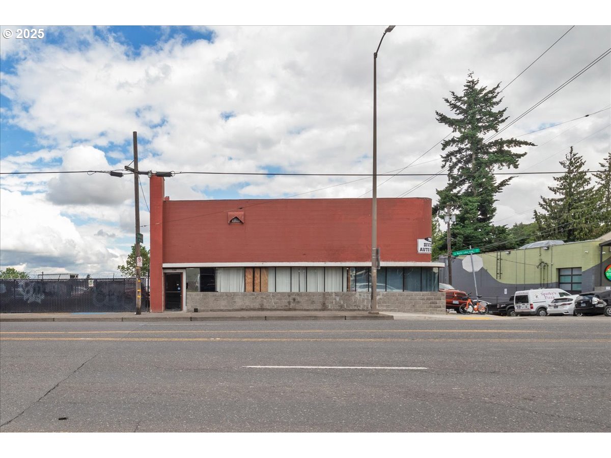 7606 NE M L KING JR BLVD, Portland