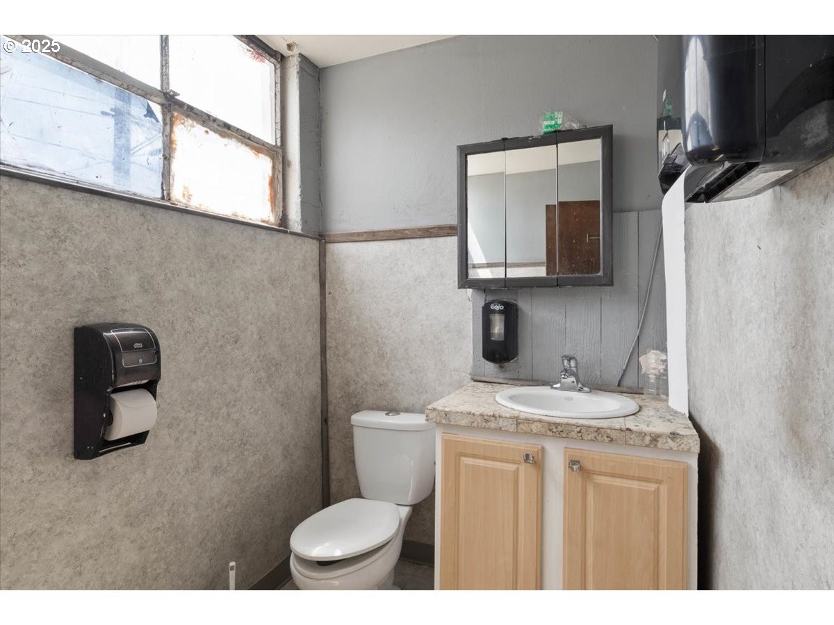 7606 NE M L KING JR BLVD, Portland