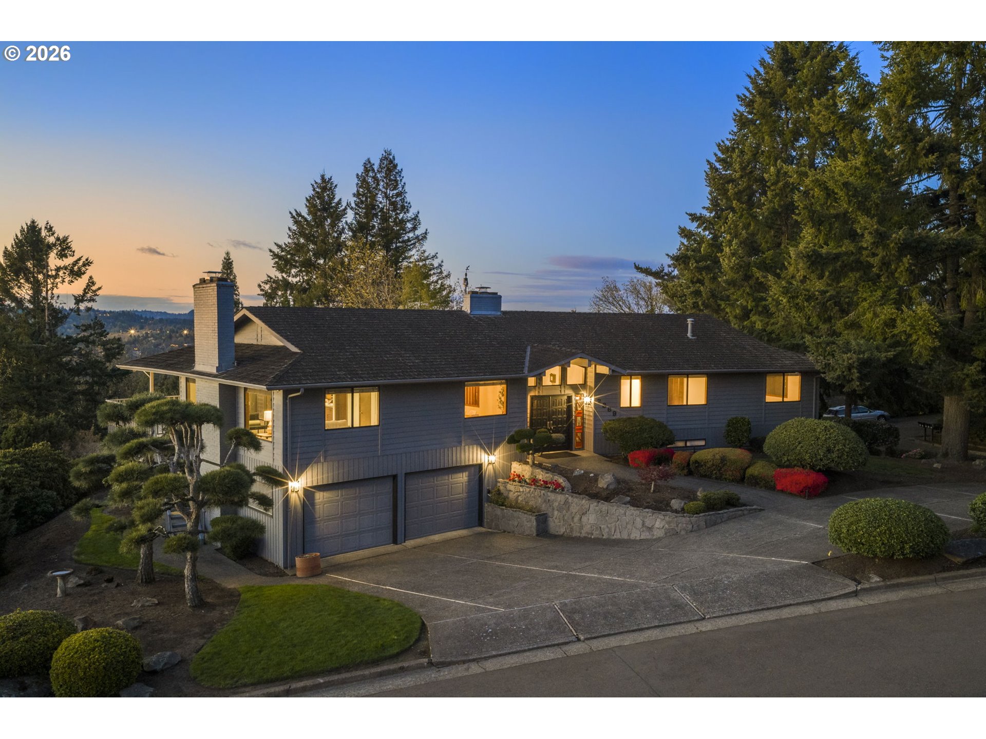 2369 PALISADES CREST DR