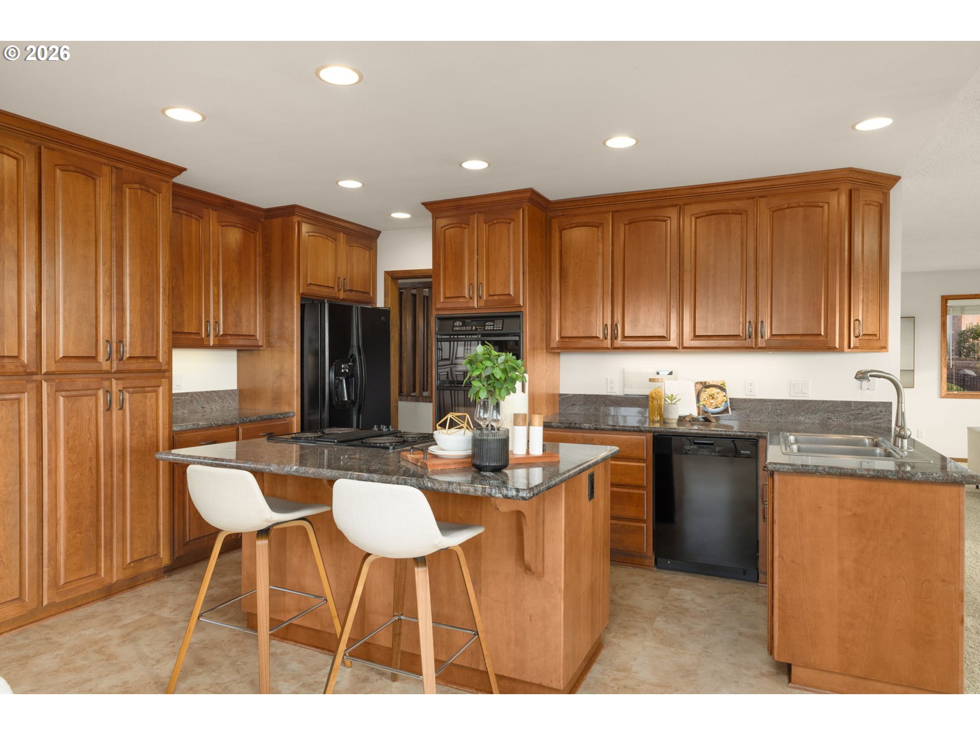 2369 PALISADES CREST DR