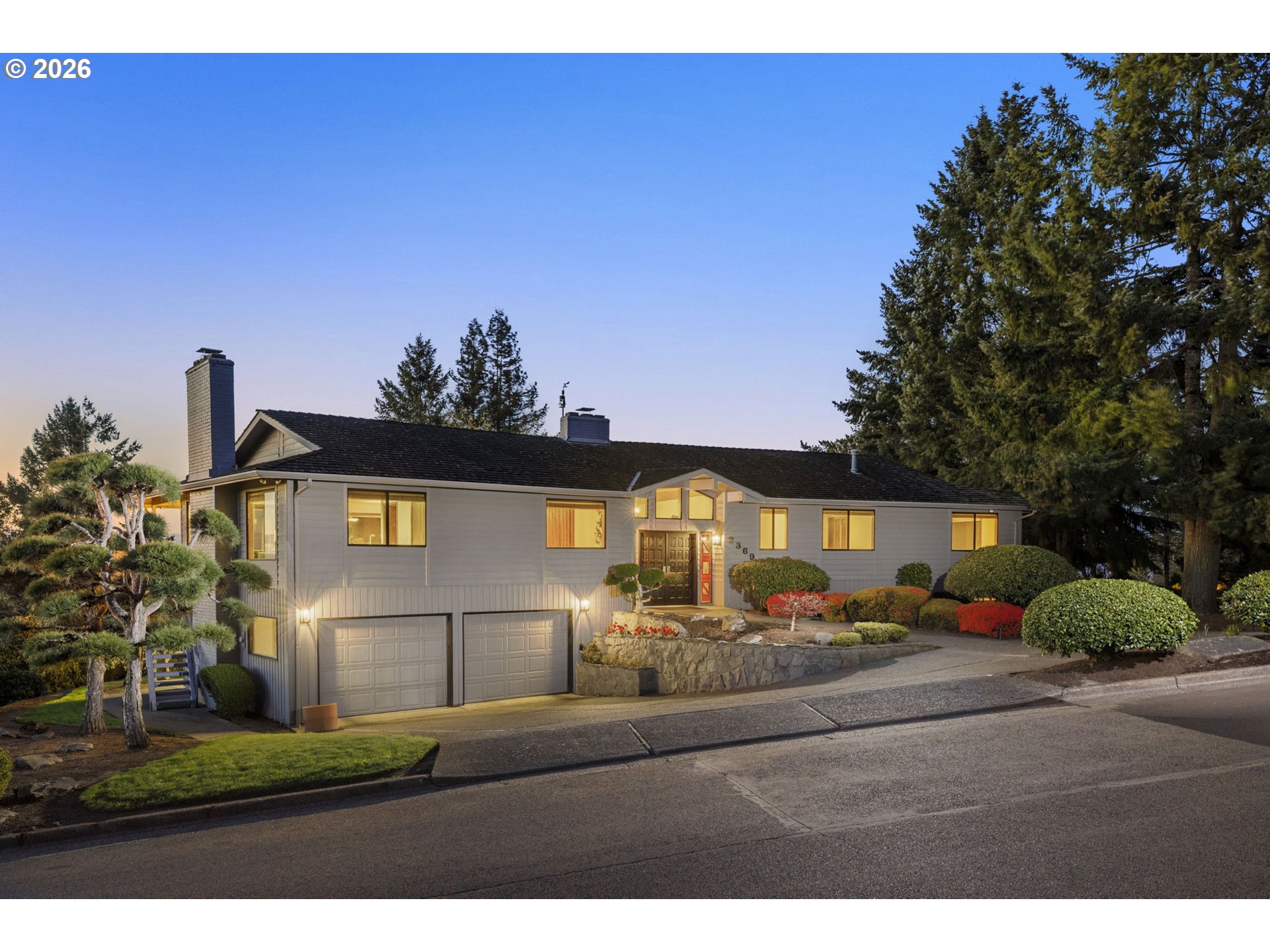2369 PALISADES CREST DR